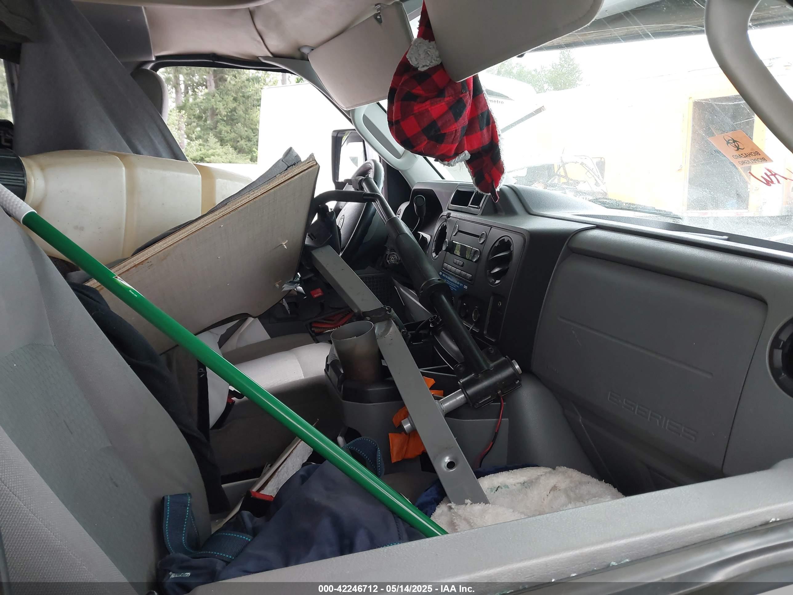 FORD E-350 image 7