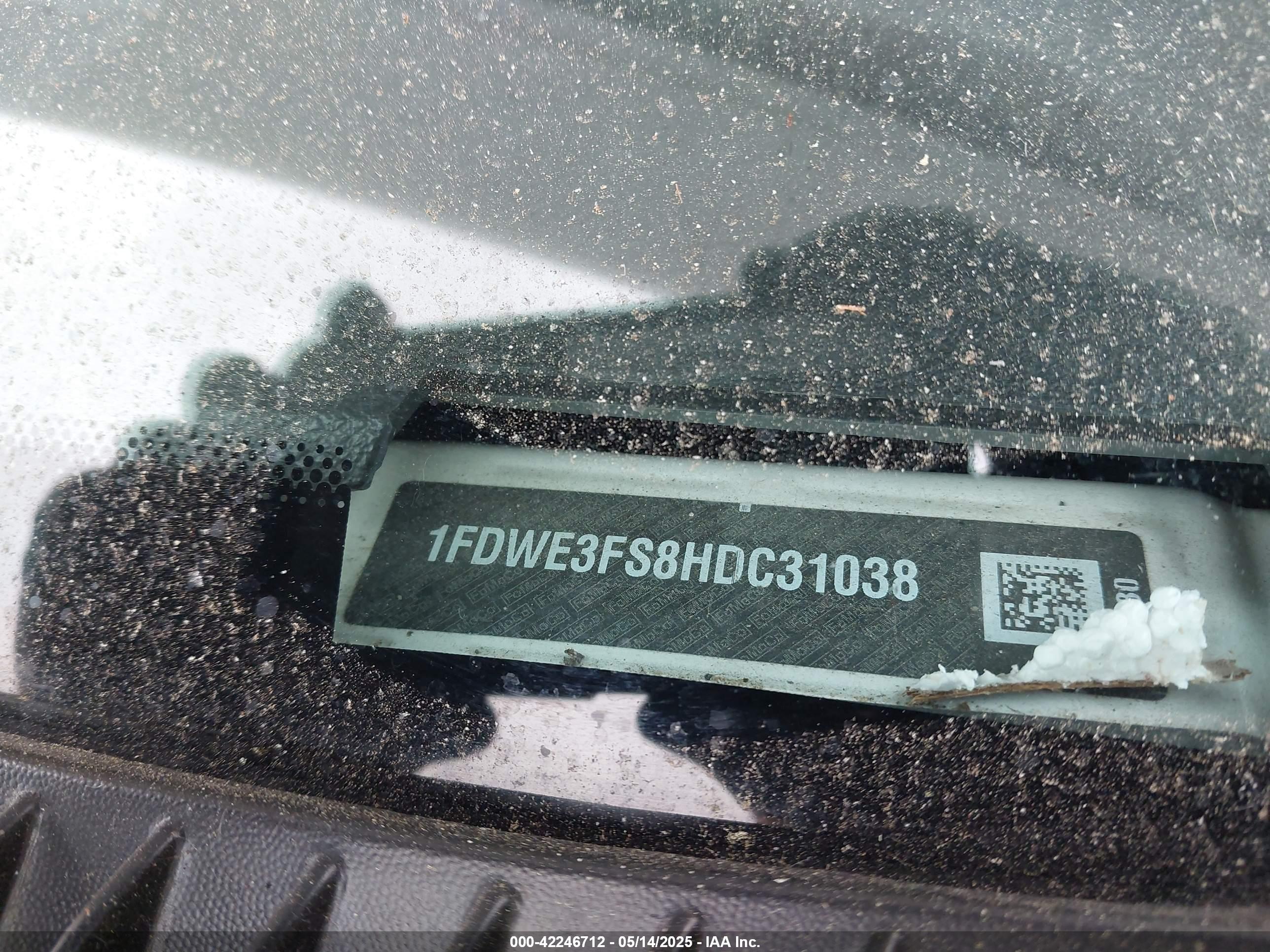 FORD E-350 image 9