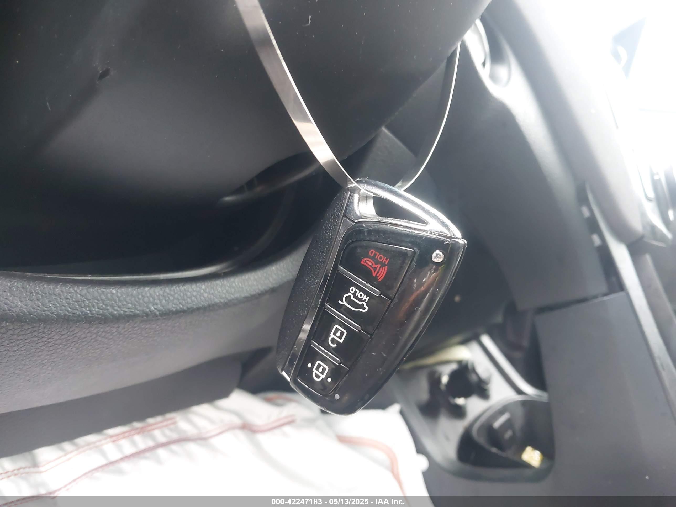 HYUNDAI SANTA image 11