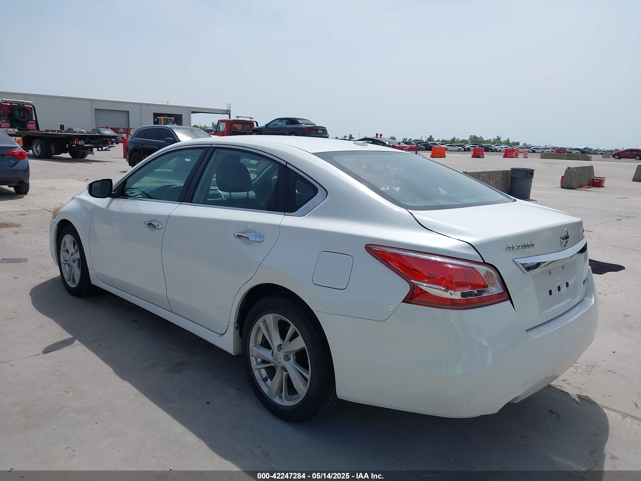 NISSAN ALTIMA image 3