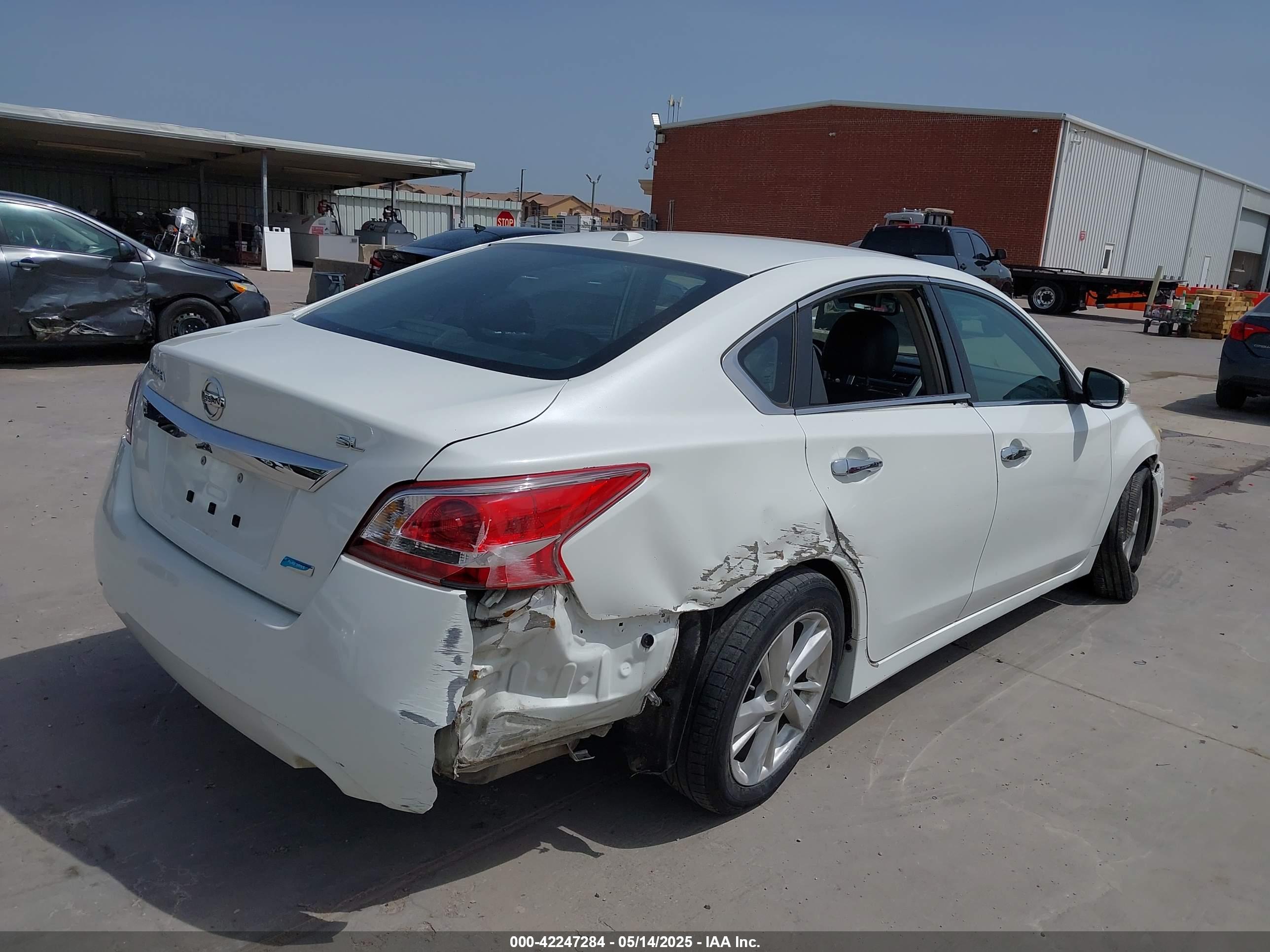 NISSAN ALTIMA image 4