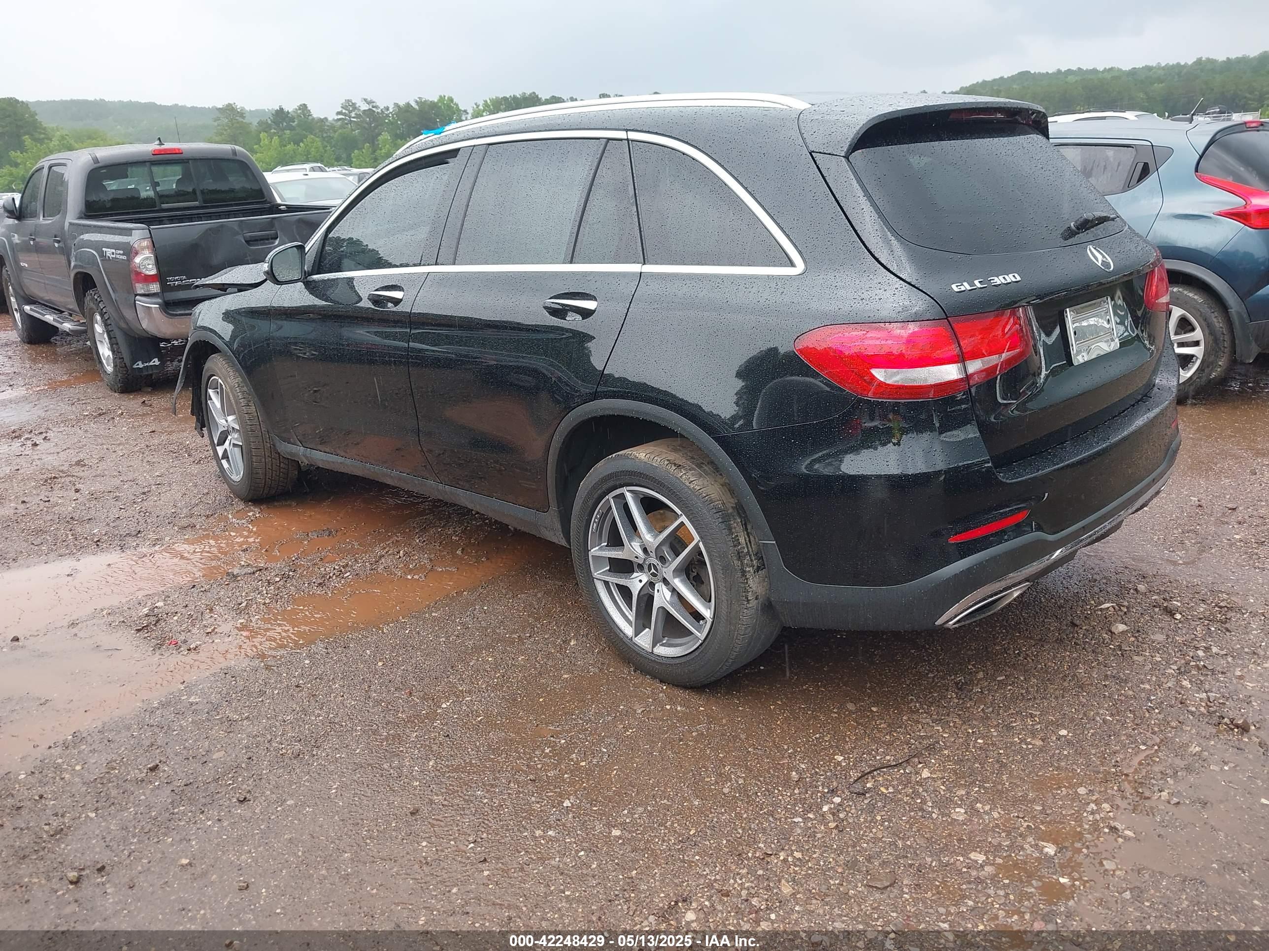 MERCEDES-BENZ GLC image 3