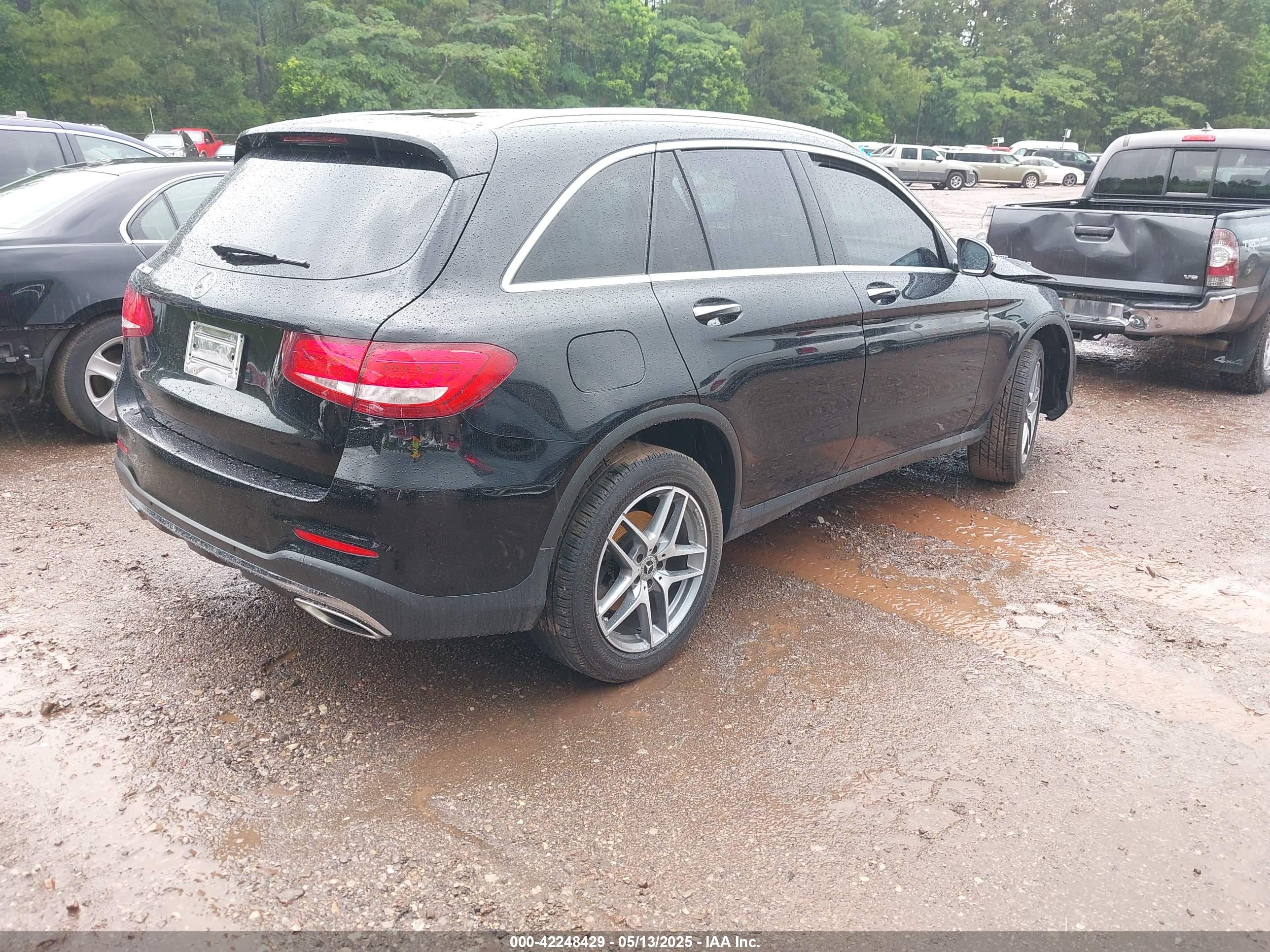 MERCEDES-BENZ GLC image 4