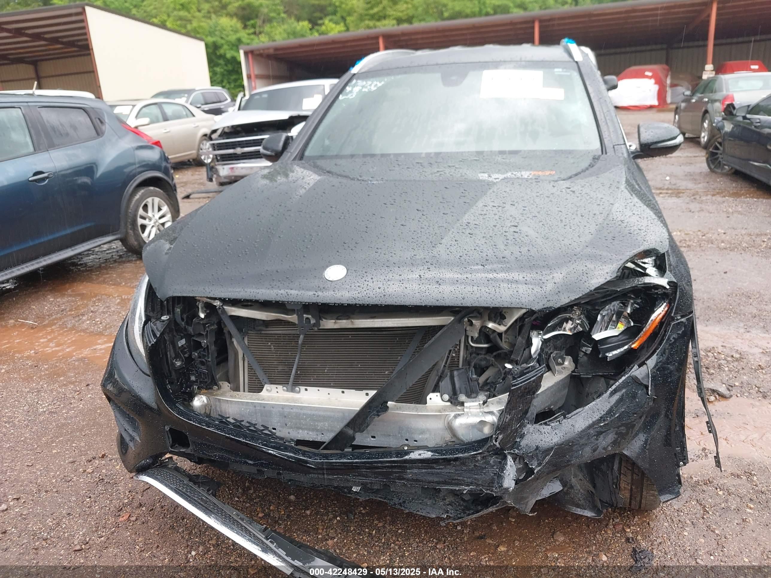 MERCEDES-BENZ GLC image 6