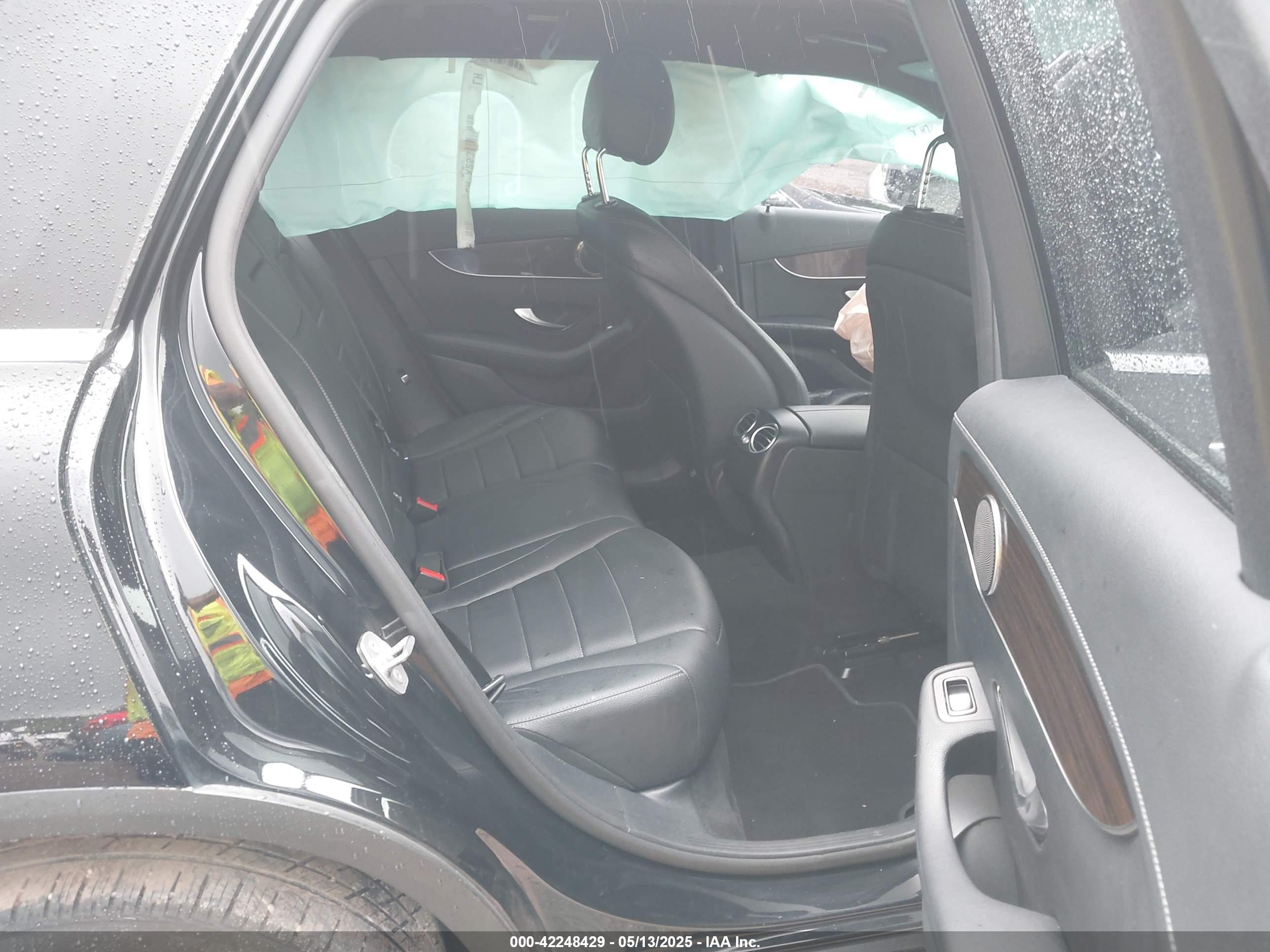 MERCEDES-BENZ GLC image 8