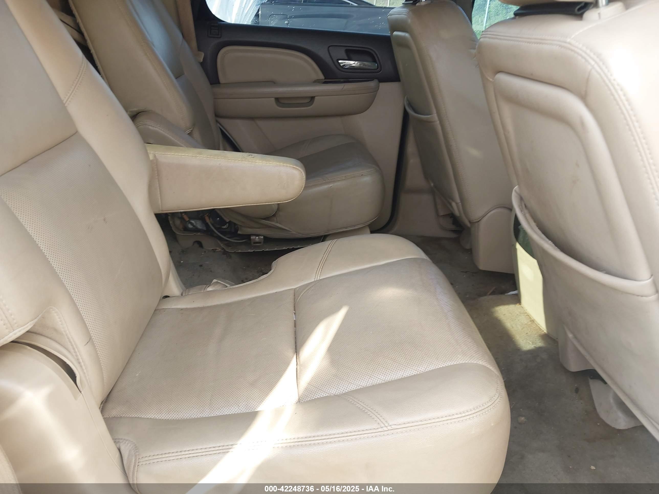 GMC YUKON image 8