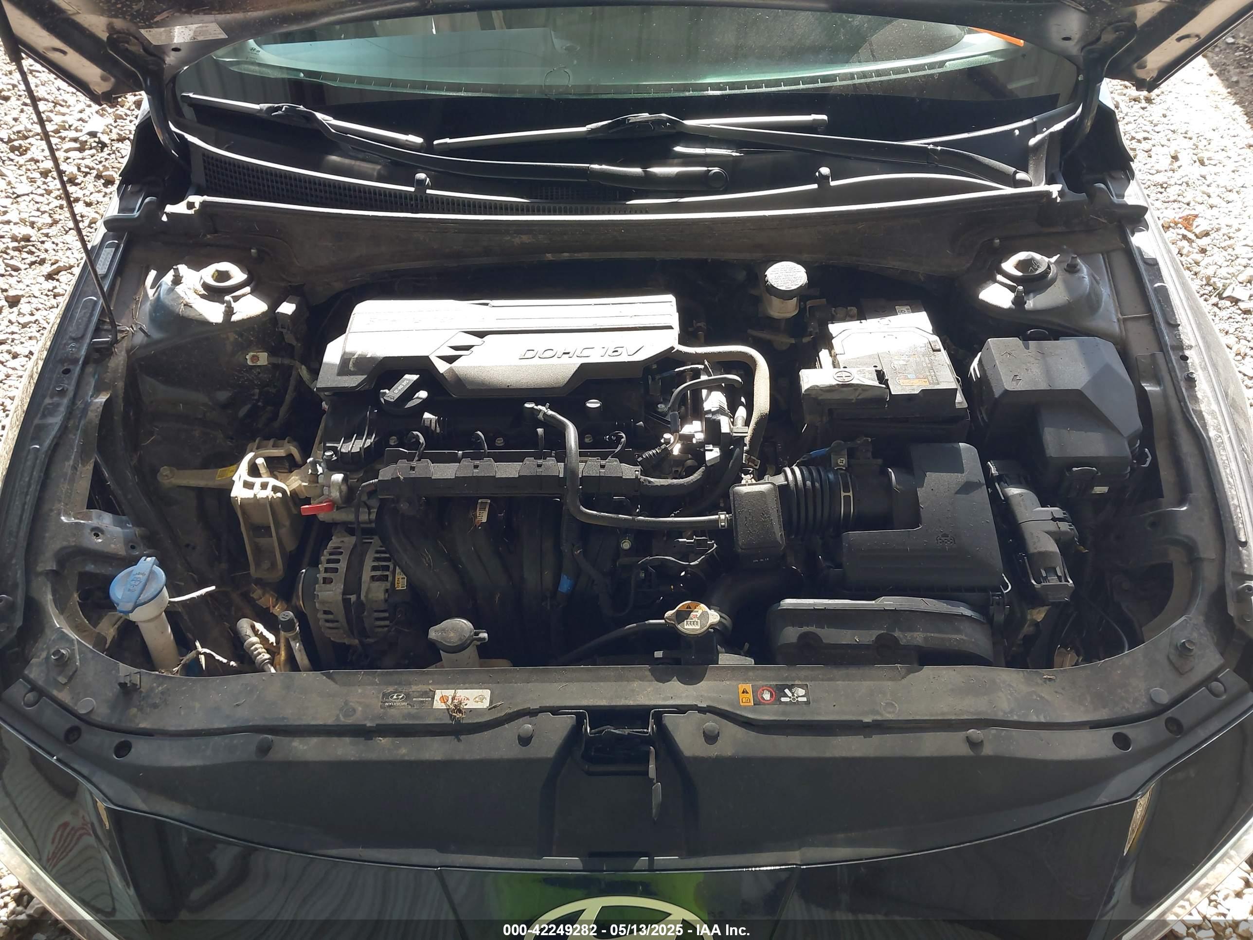 HYUNDAI ELANTRA image 10
