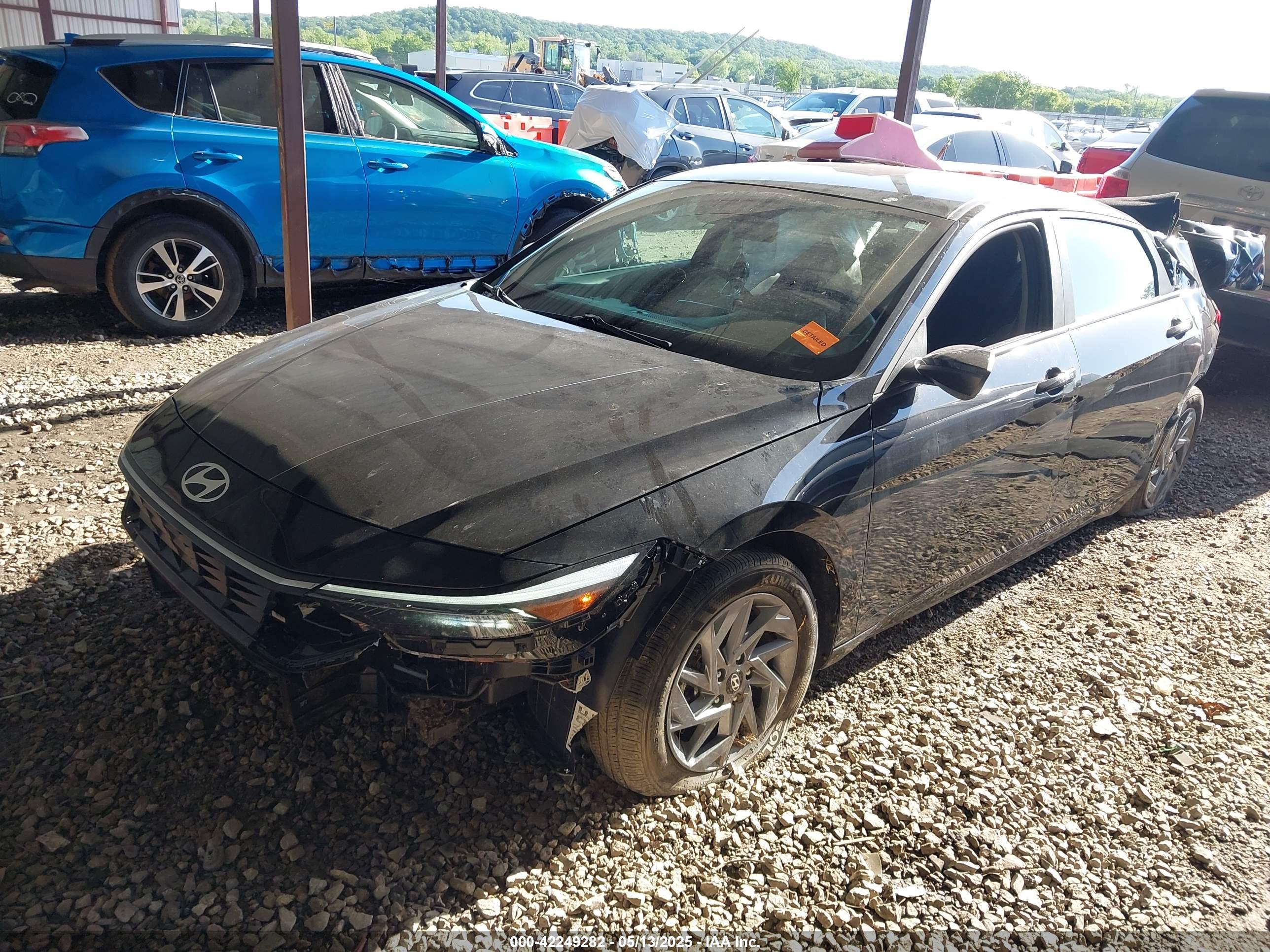 HYUNDAI ELANTRA image 2