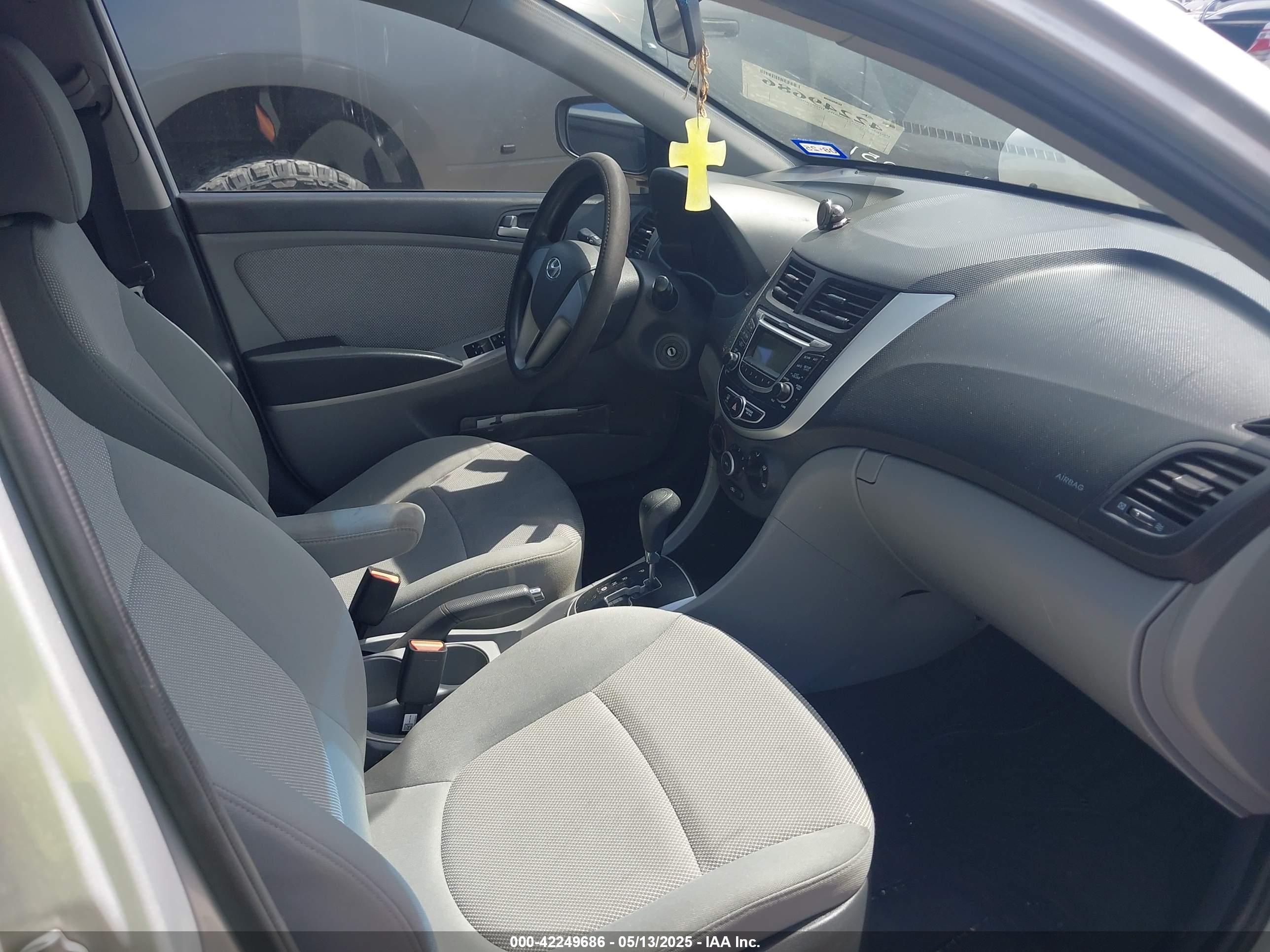 HYUNDAI ACCENT image 5