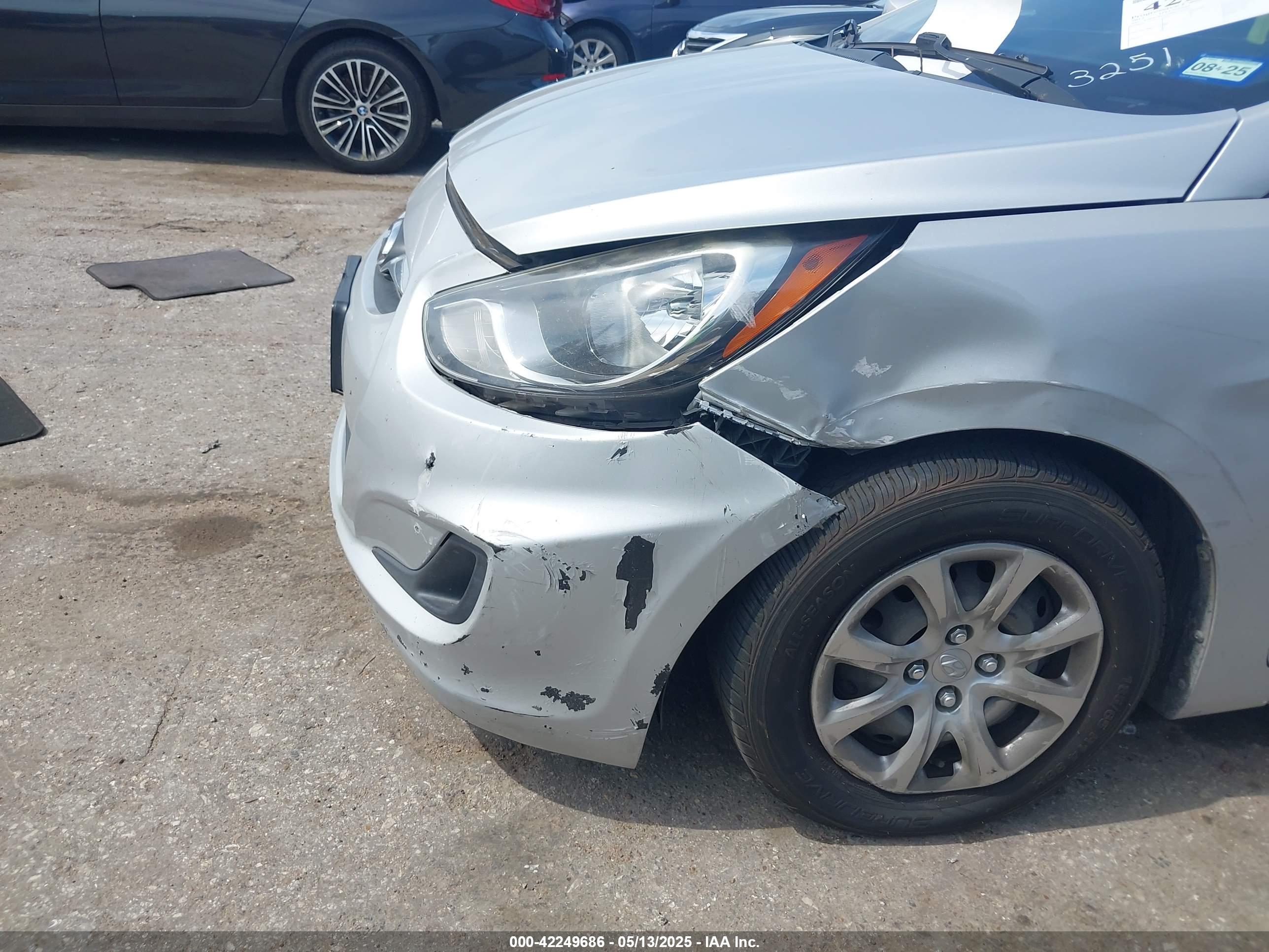 HYUNDAI ACCENT image 6