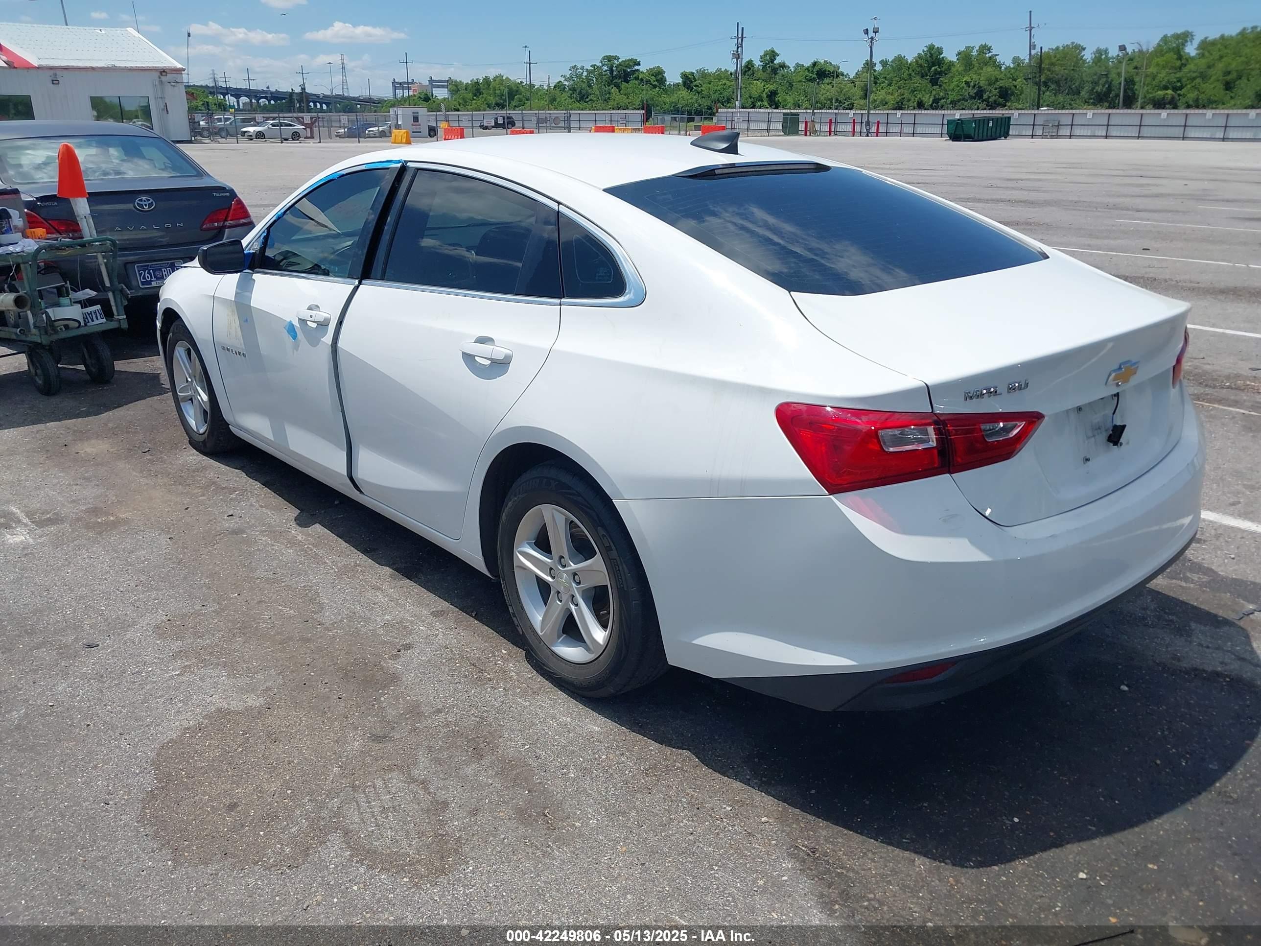 CHEVROLET MALIBU image 3