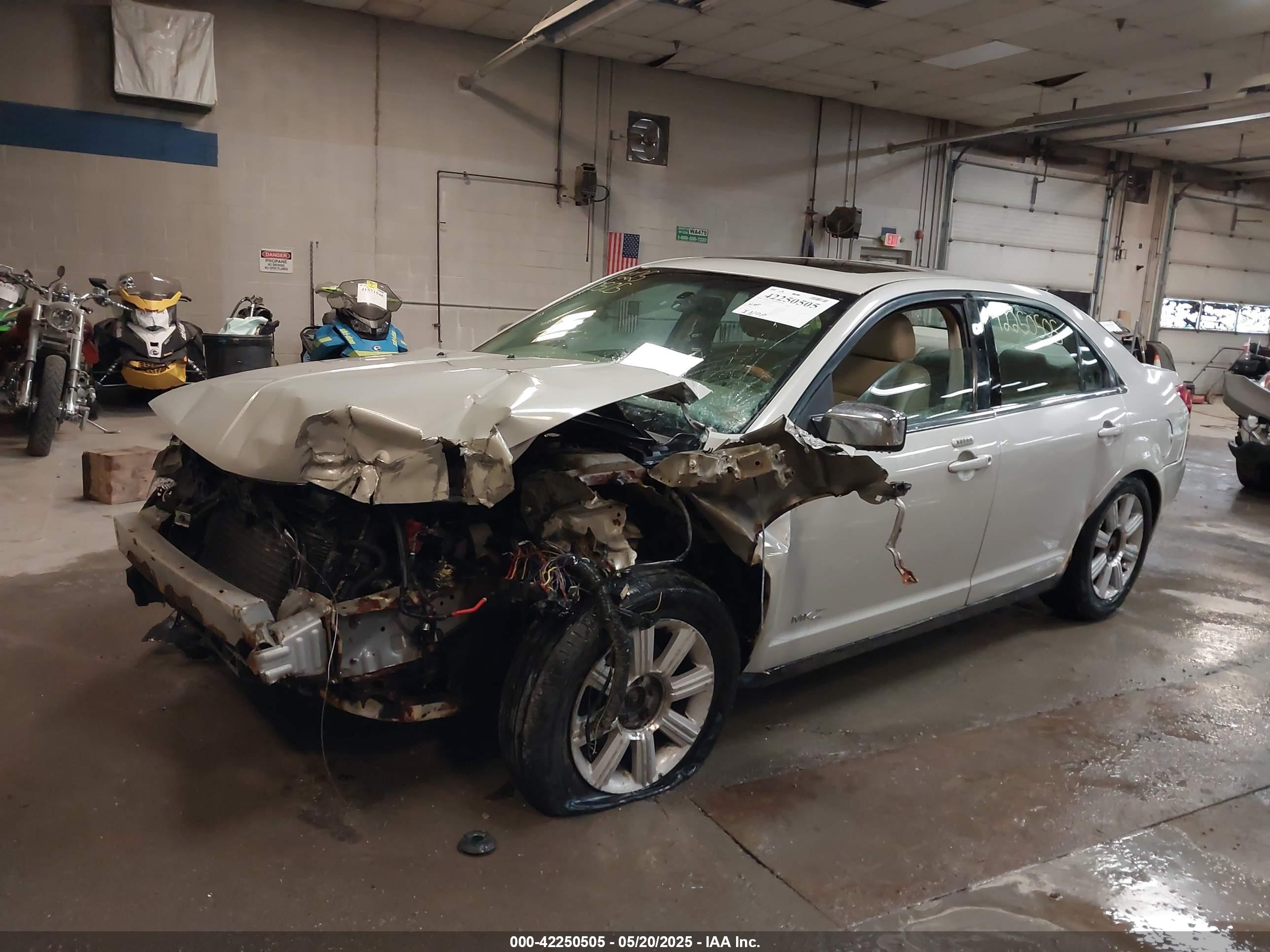 LINCOLN MKZ image 2