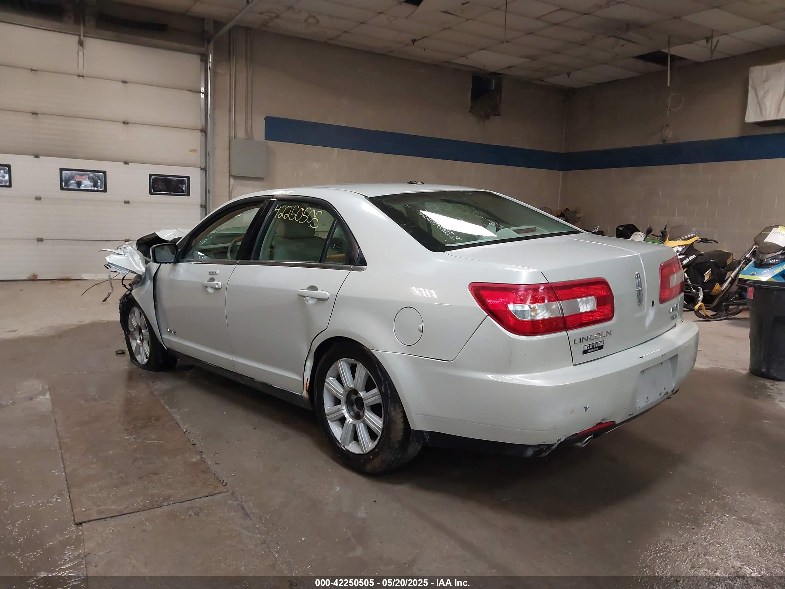 LINCOLN MKZ image 3