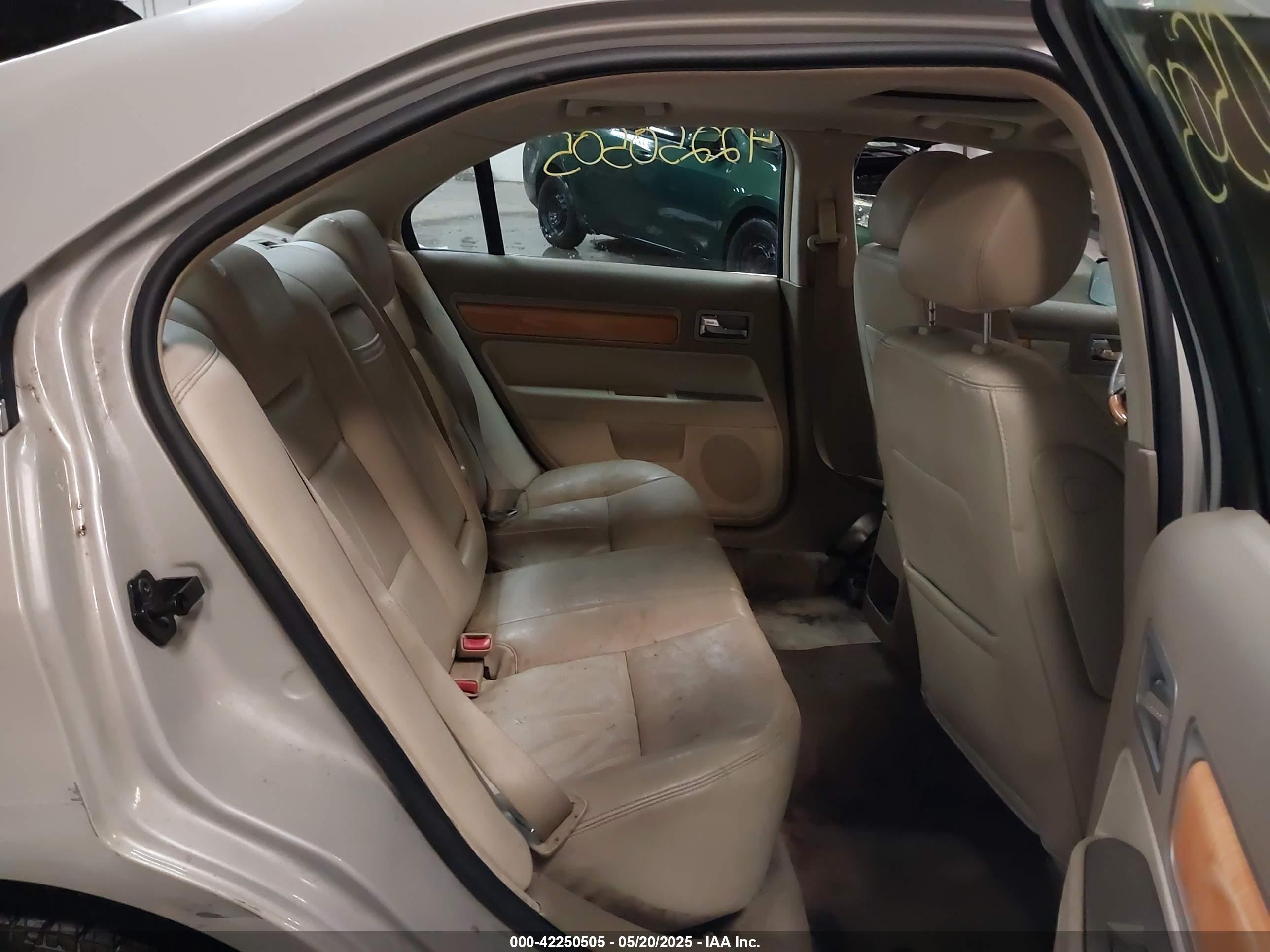 LINCOLN MKZ image 8
