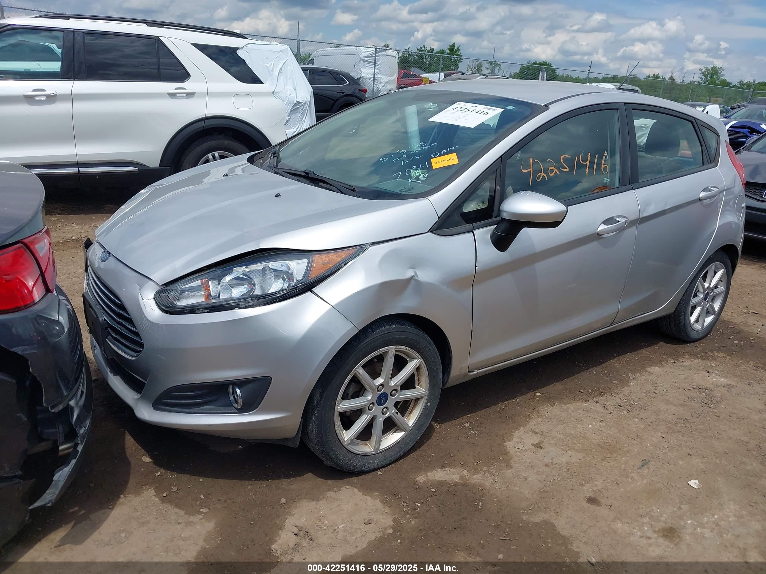 FORD FIESTA image 2