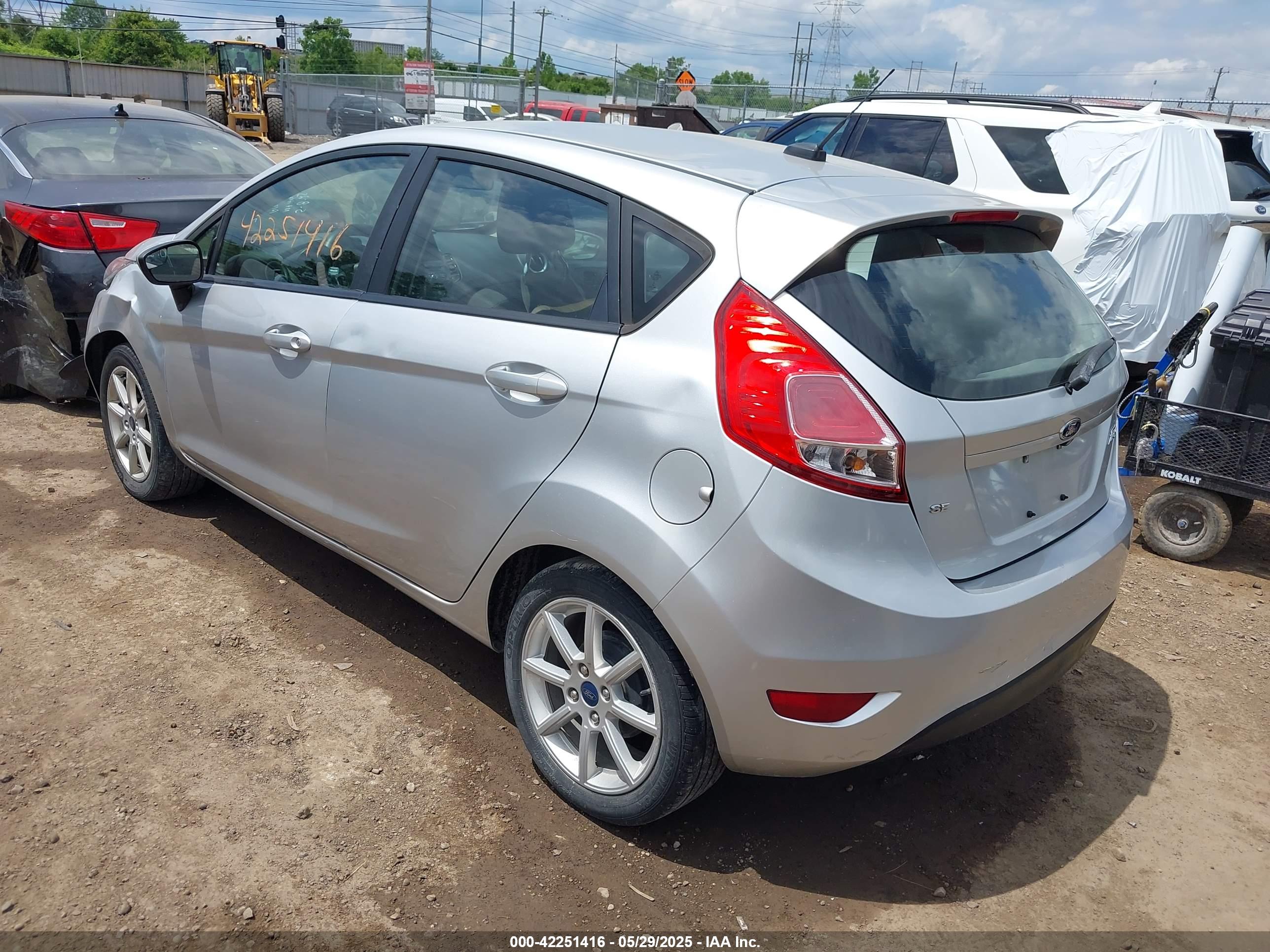 FORD FIESTA image 3