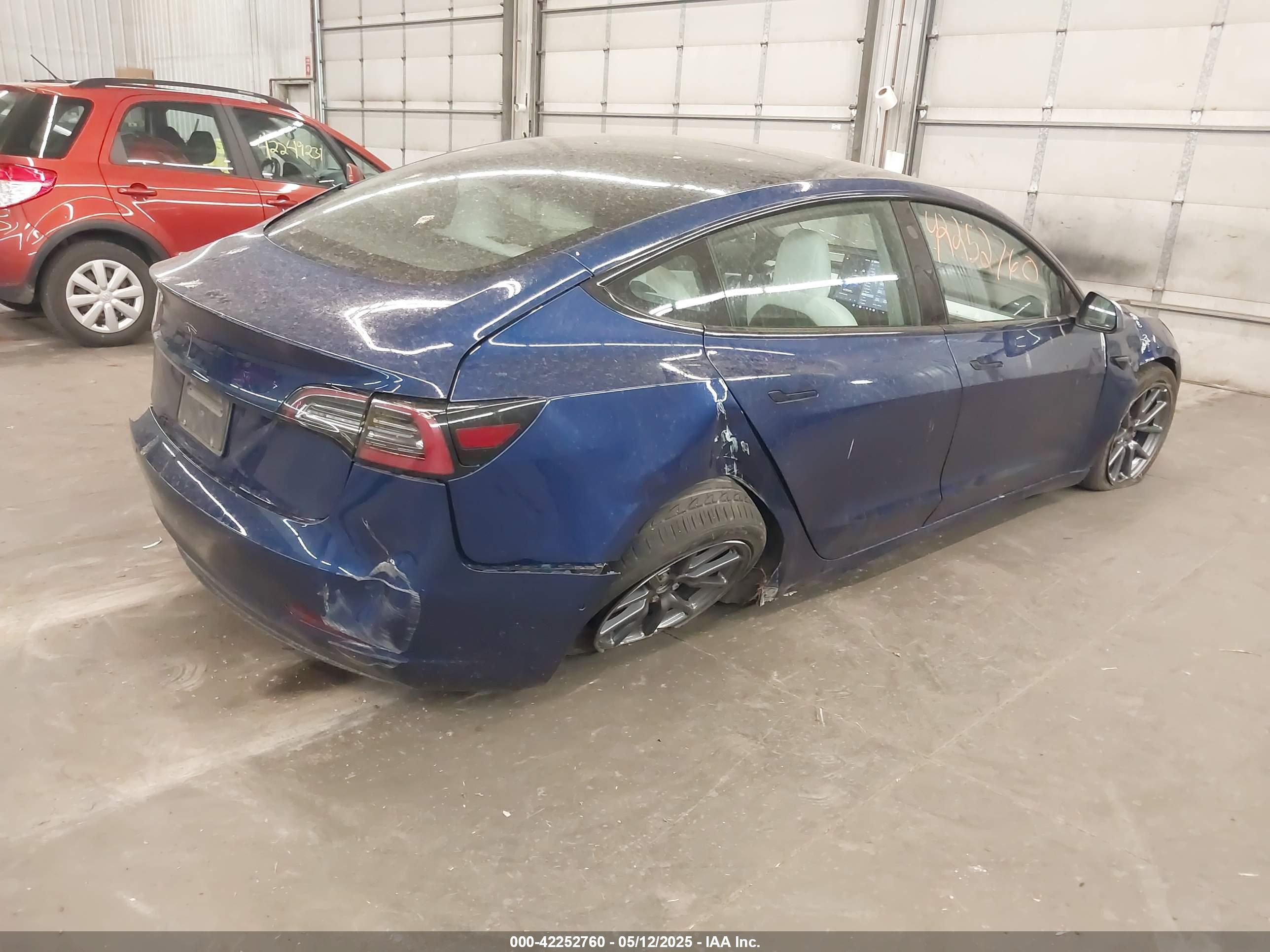 TESLA MODEL image 4
