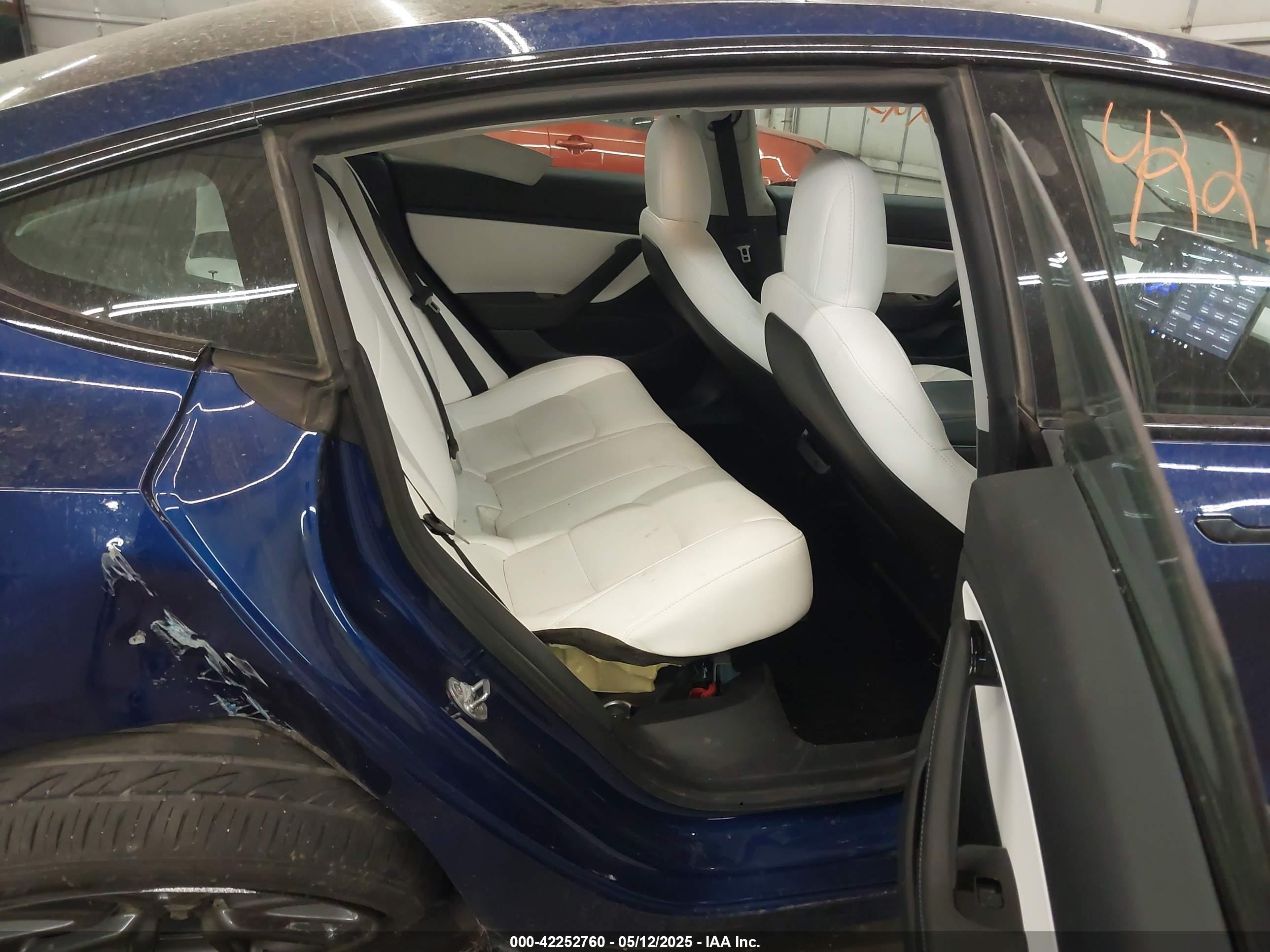 TESLA MODEL image 8