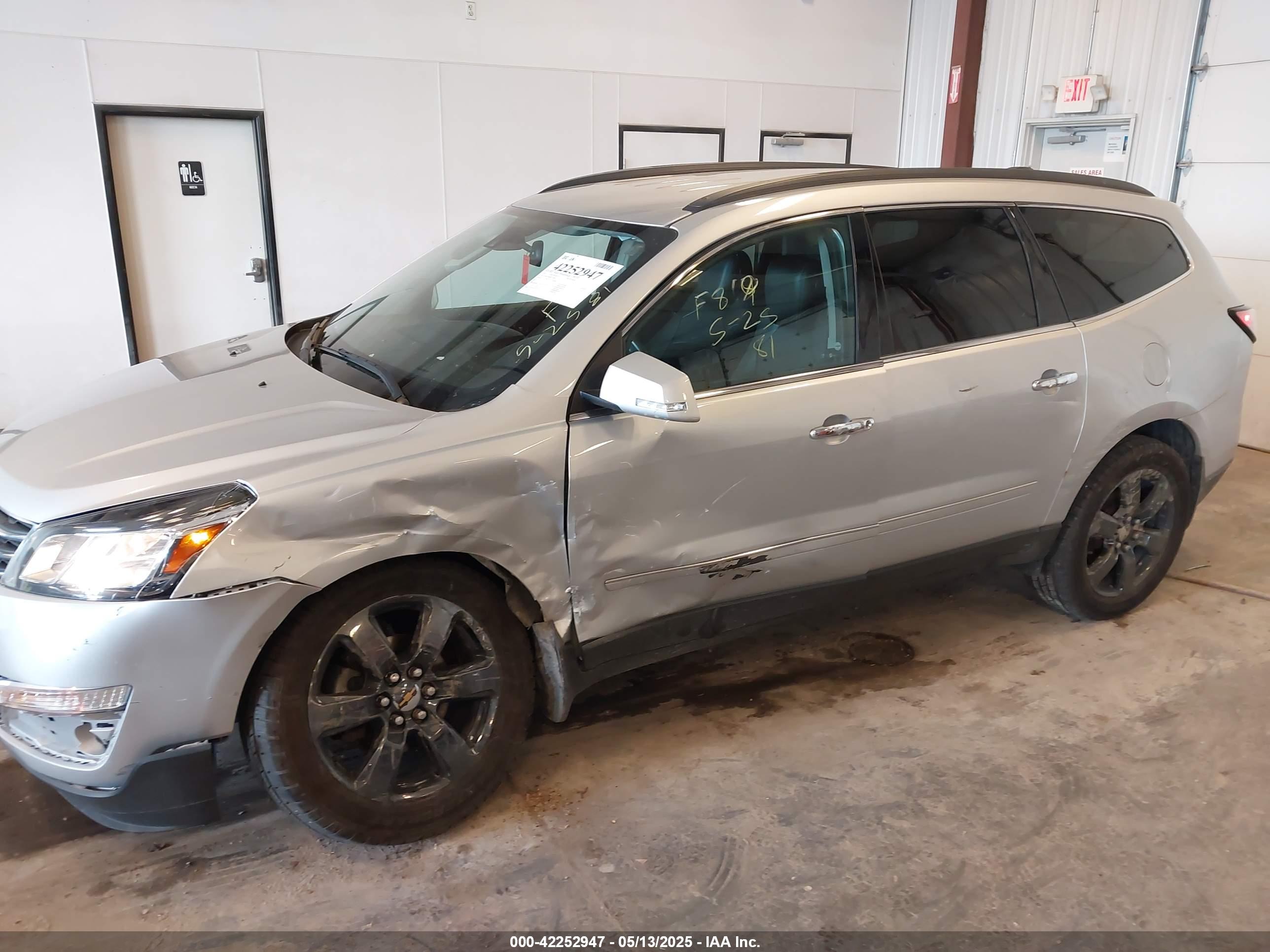 CHEVROLET TRAVERSE image 6
