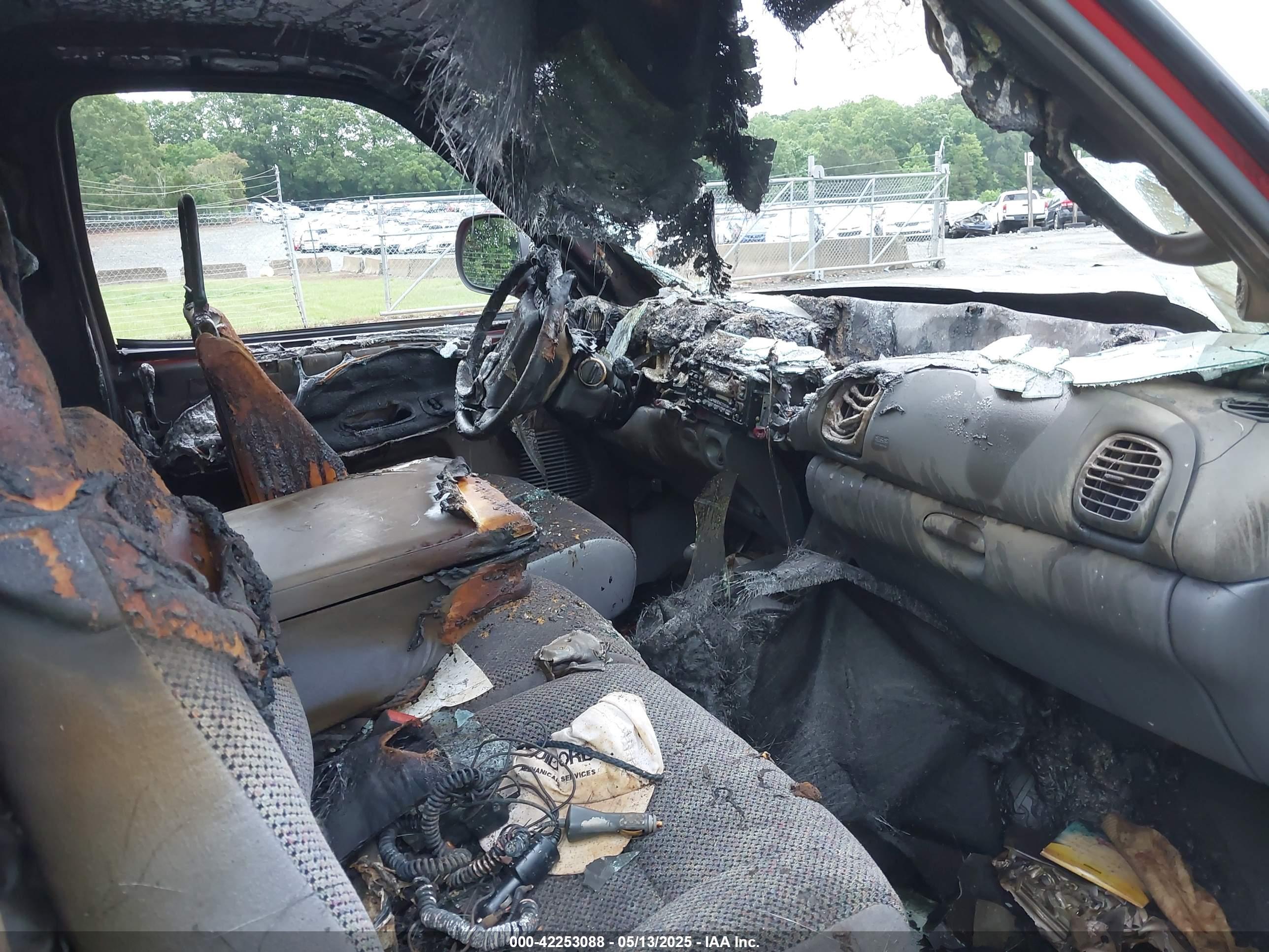 DODGE RAM image 5