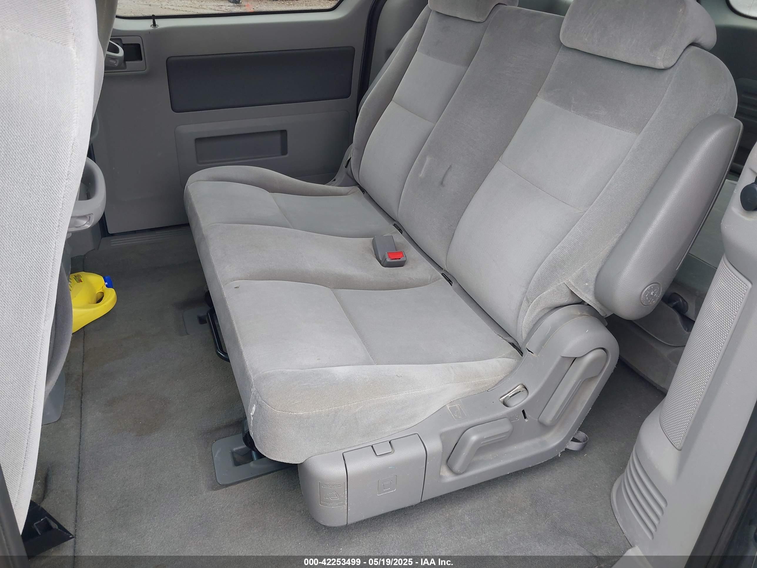 FORD FREESTAR image 8