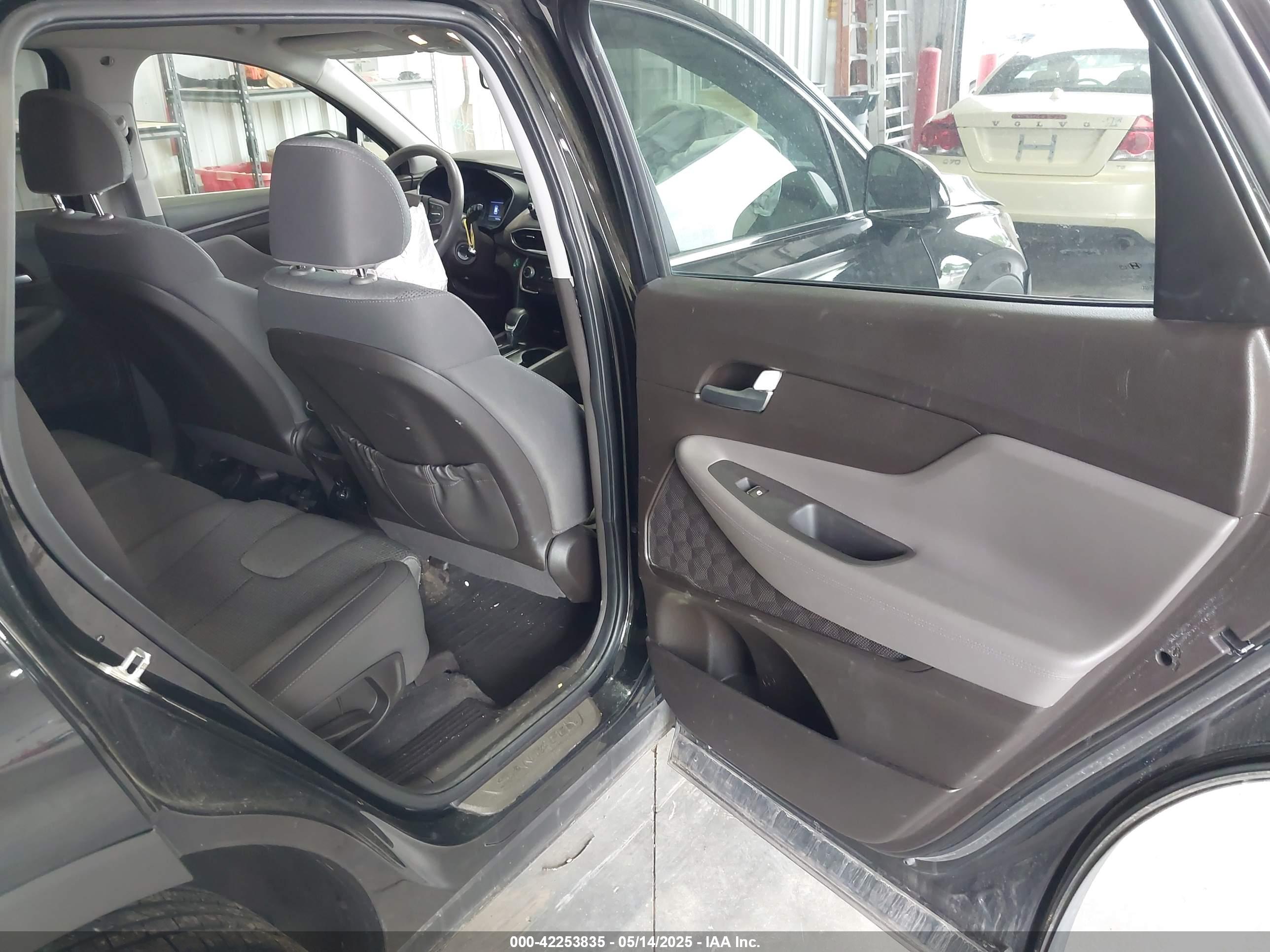 HYUNDAI SANTA image 8