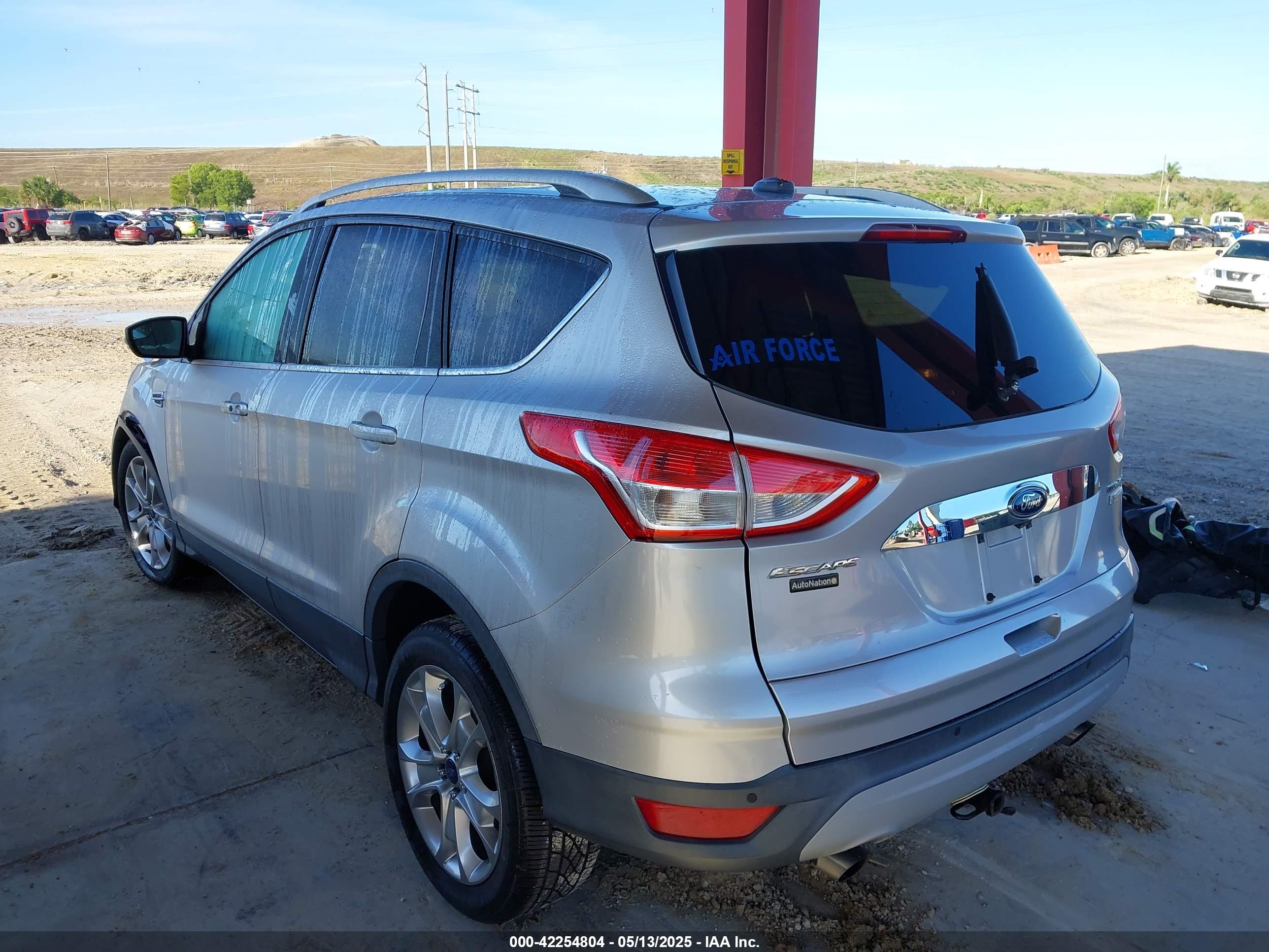 FORD ESCAPE image 3