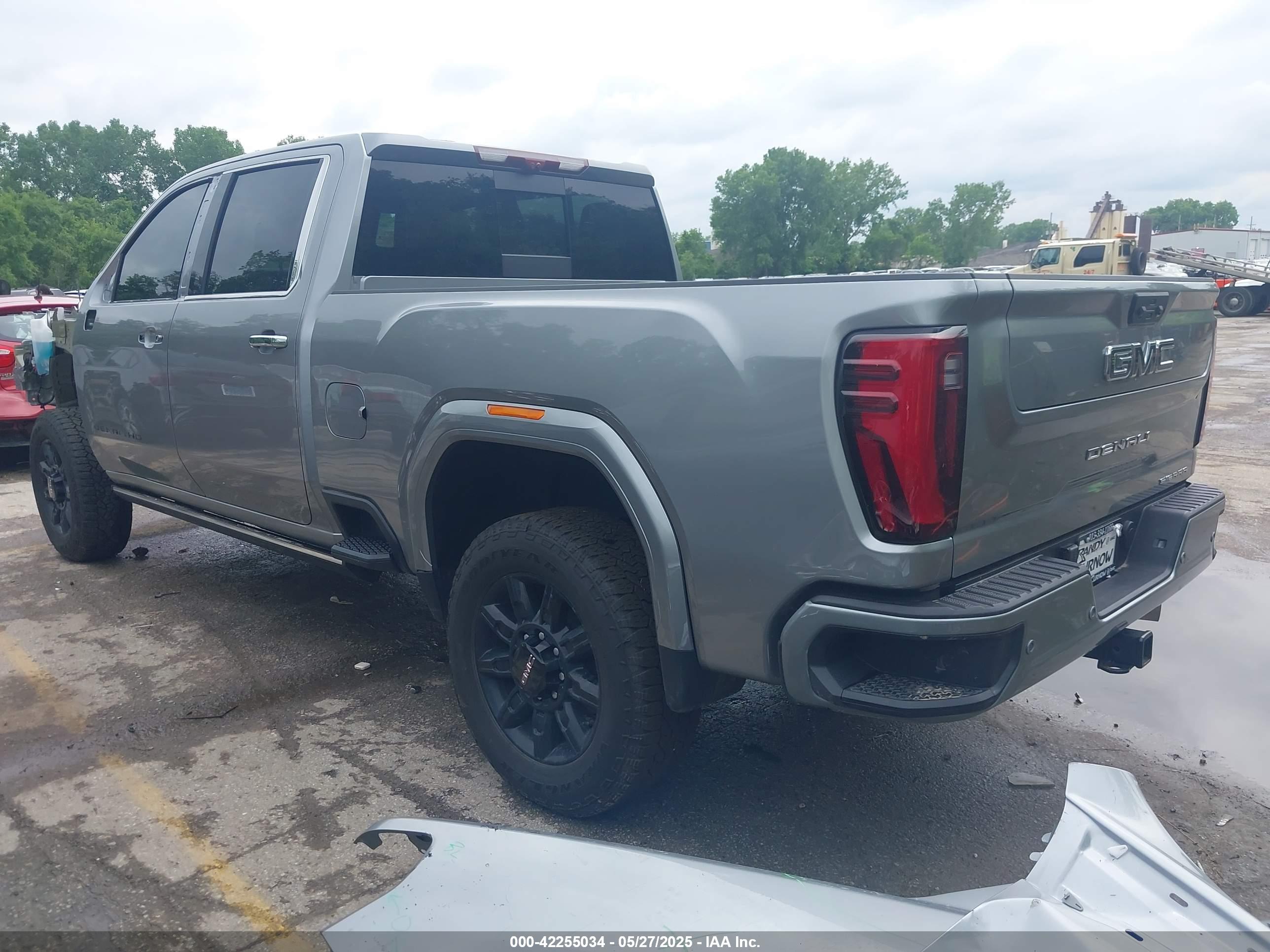 GMC SIERRA image 3