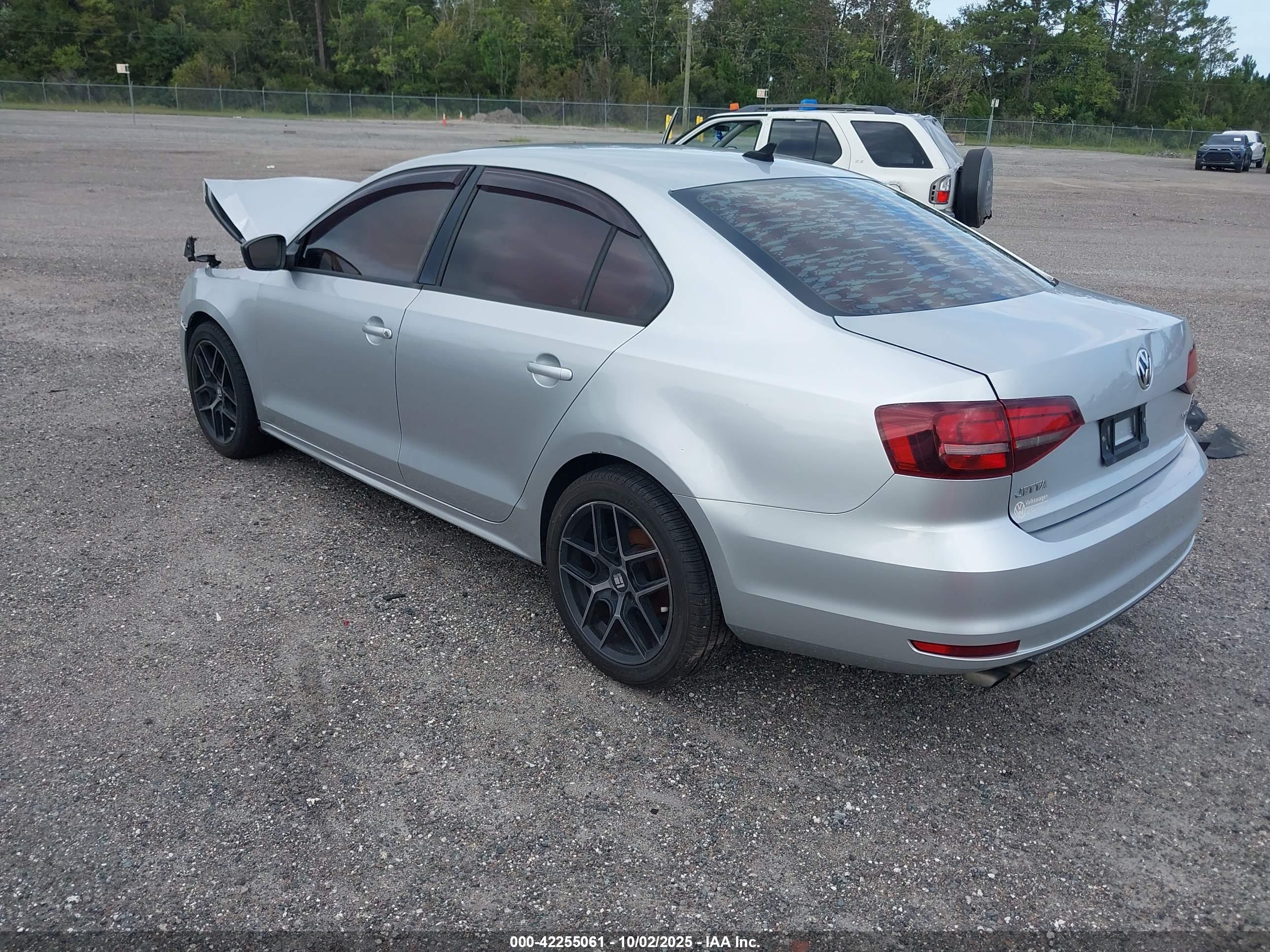 VOLKSWAGEN JETTA image 3
