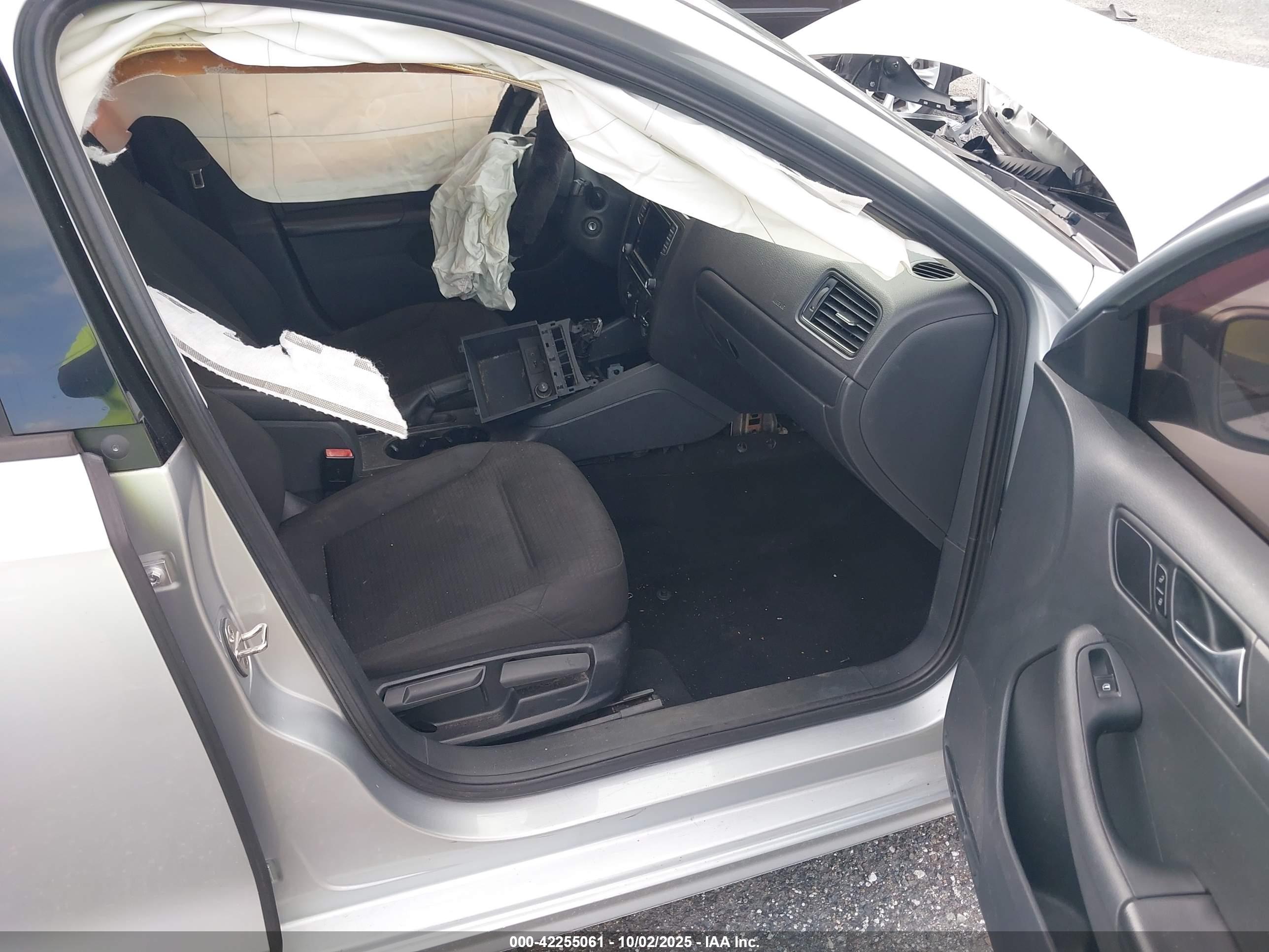 VOLKSWAGEN JETTA image 5