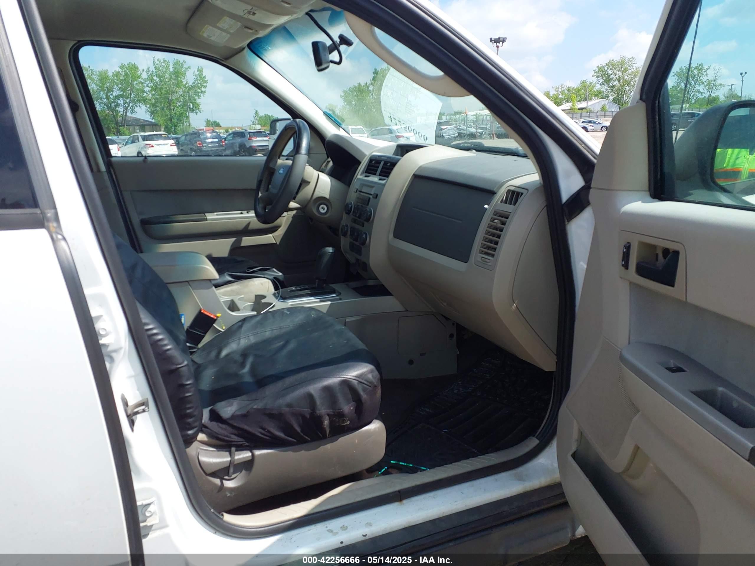 FORD ESCAPE image 5
