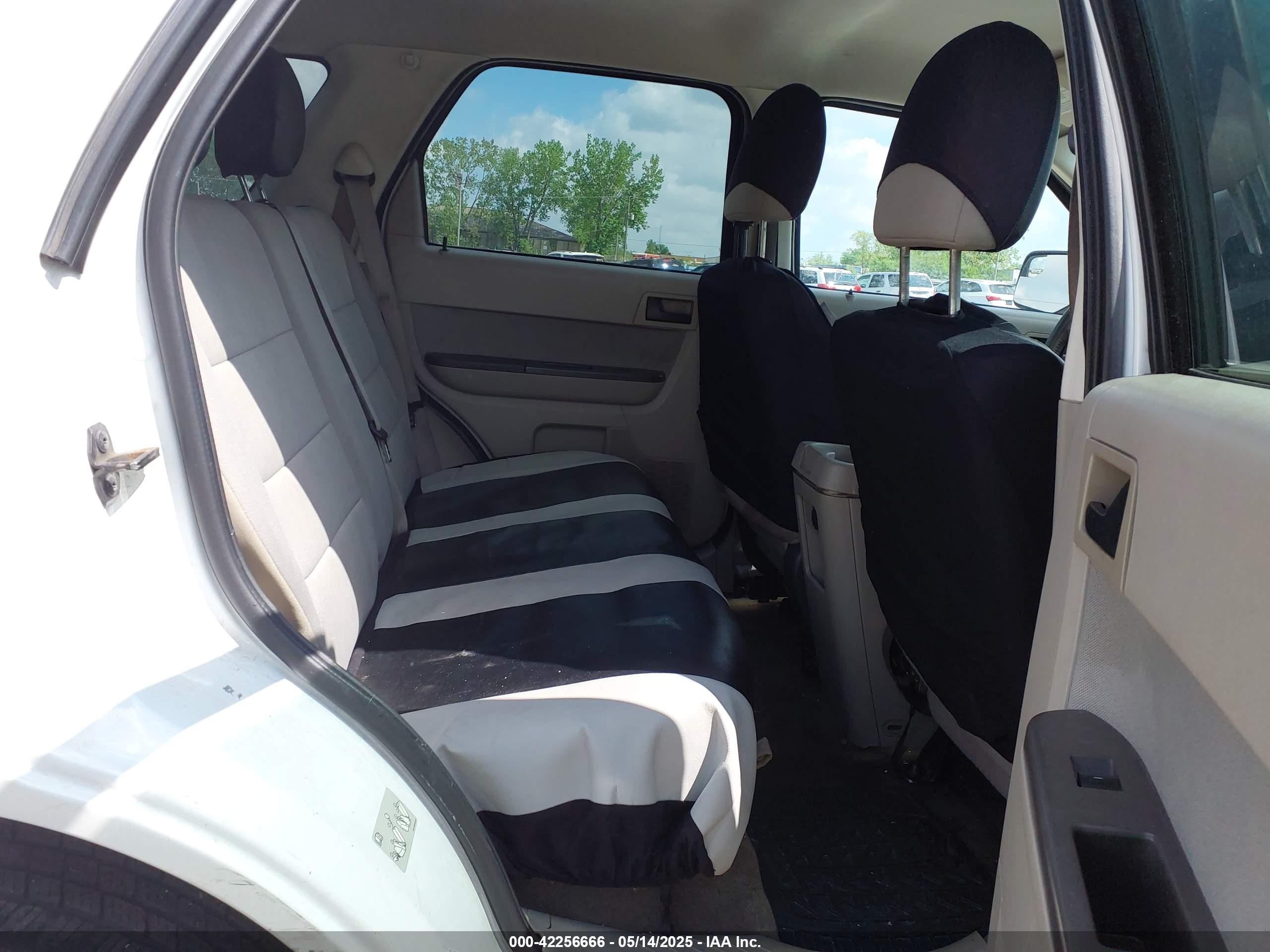 FORD ESCAPE image 8