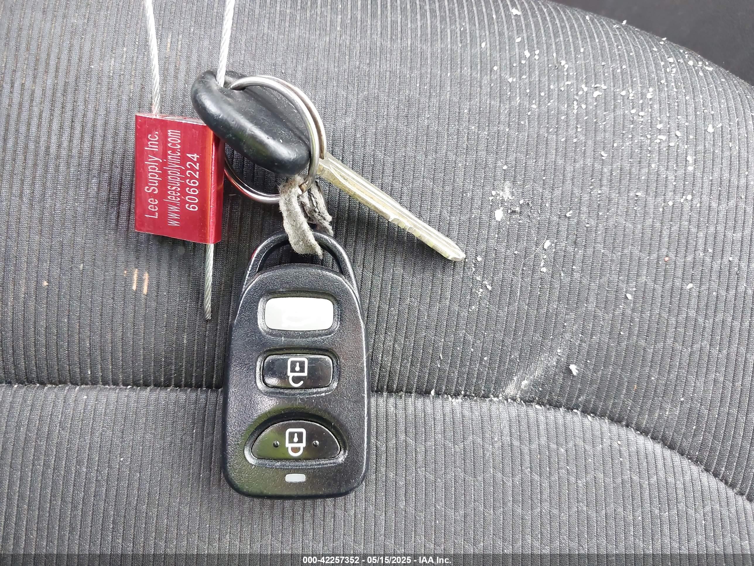 HYUNDAI ELANTRA image 11