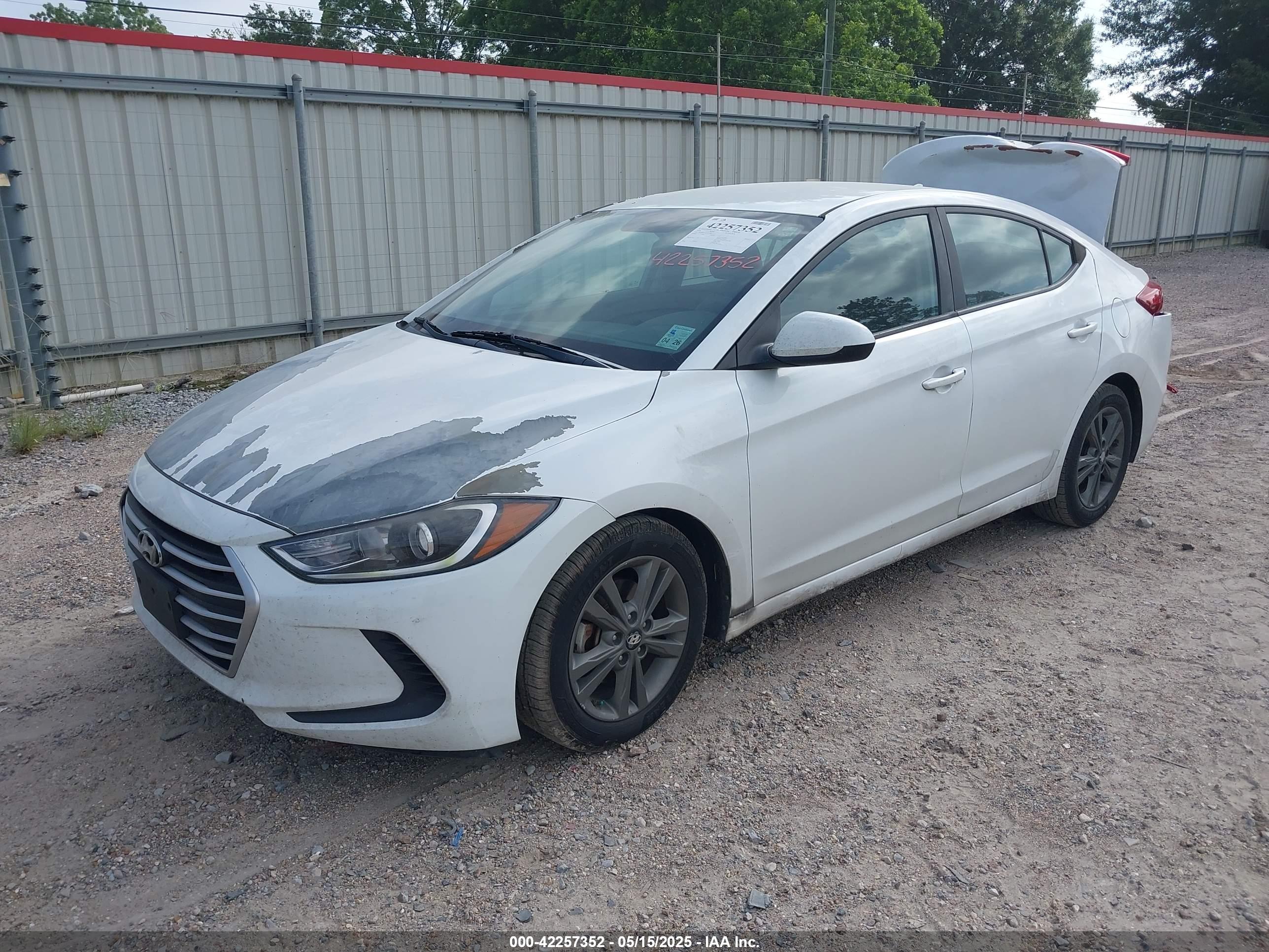 HYUNDAI ELANTRA image 2