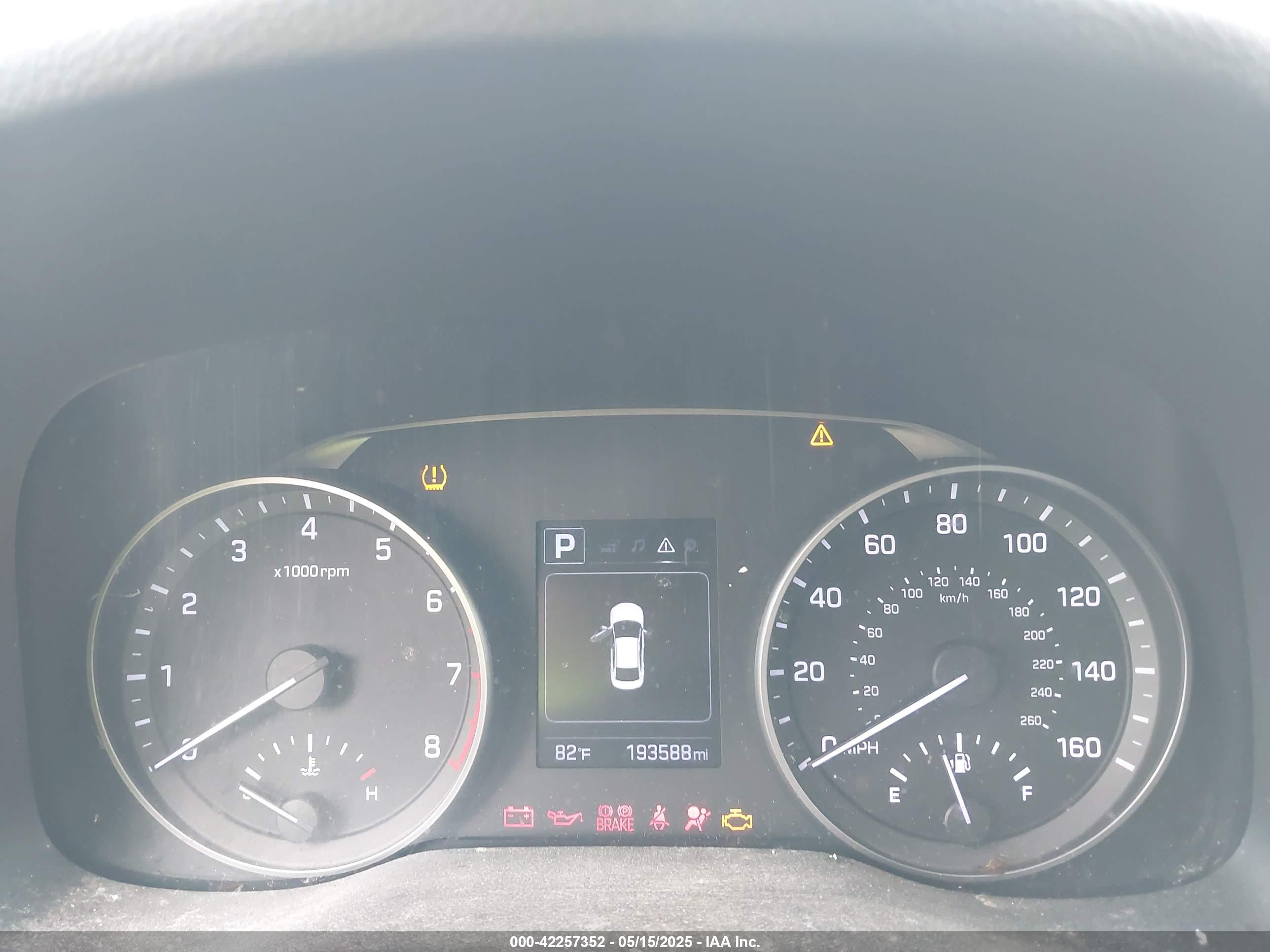 HYUNDAI ELANTRA image 7