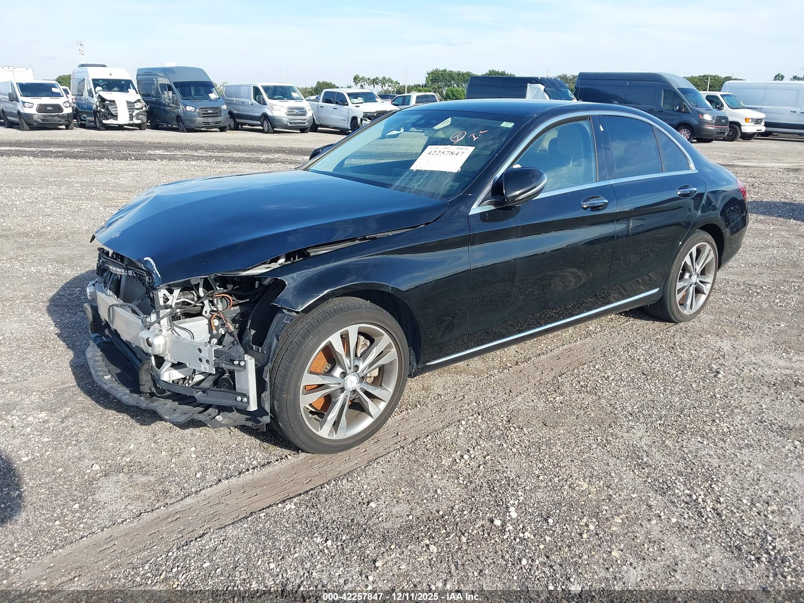 MERCEDES-BENZ C image 2