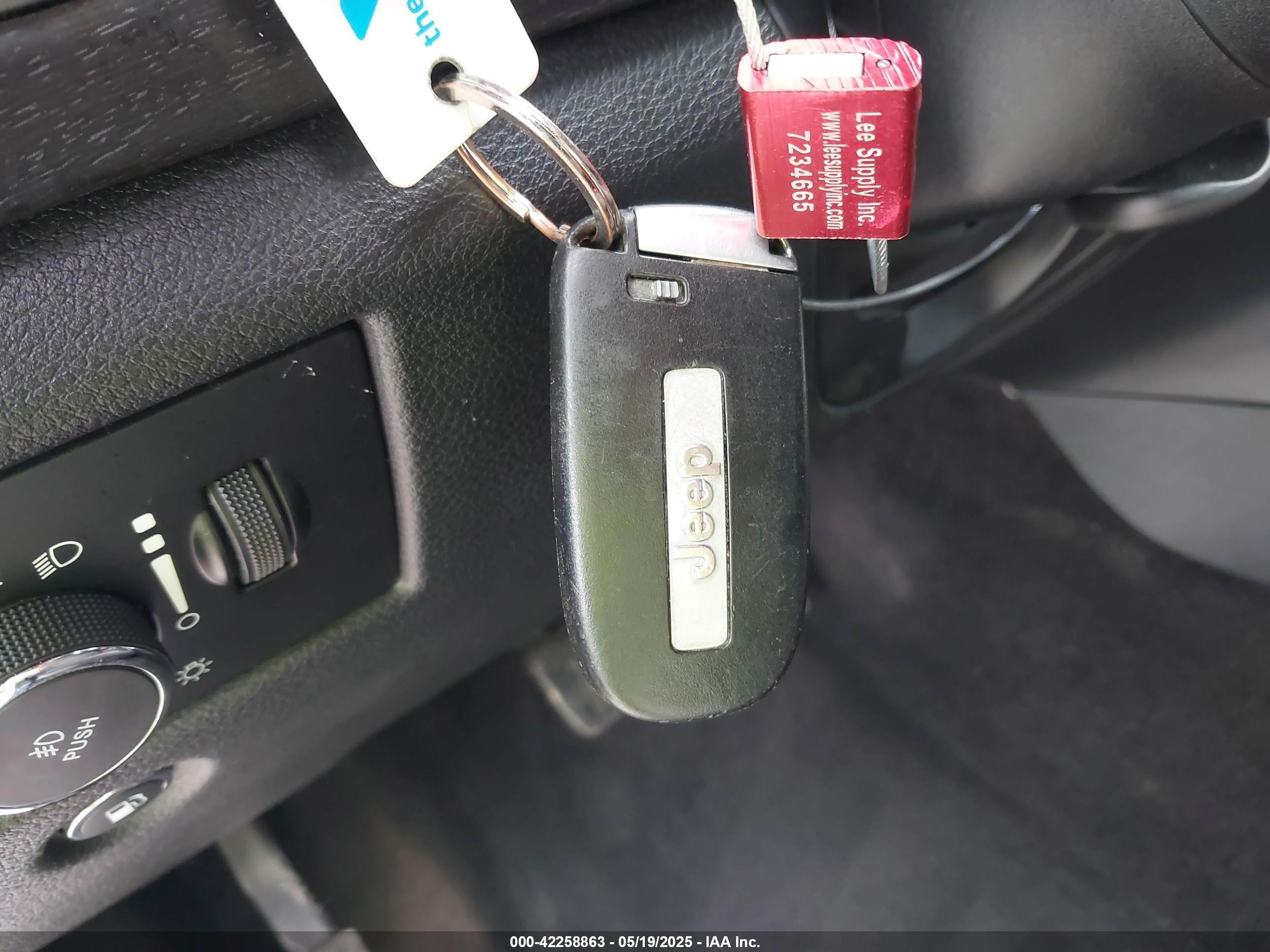JEEP GRAND image 11