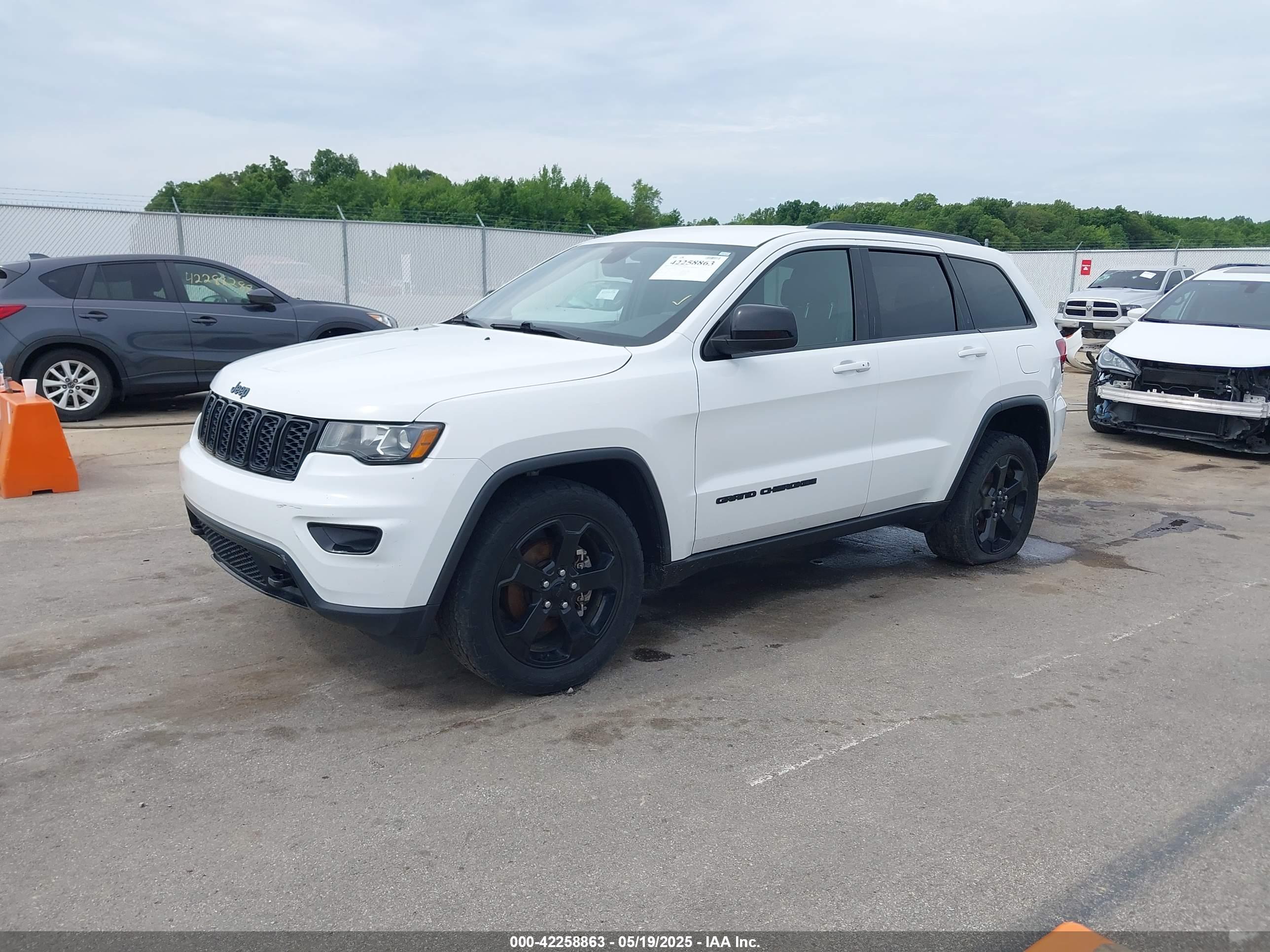 JEEP GRAND image 2