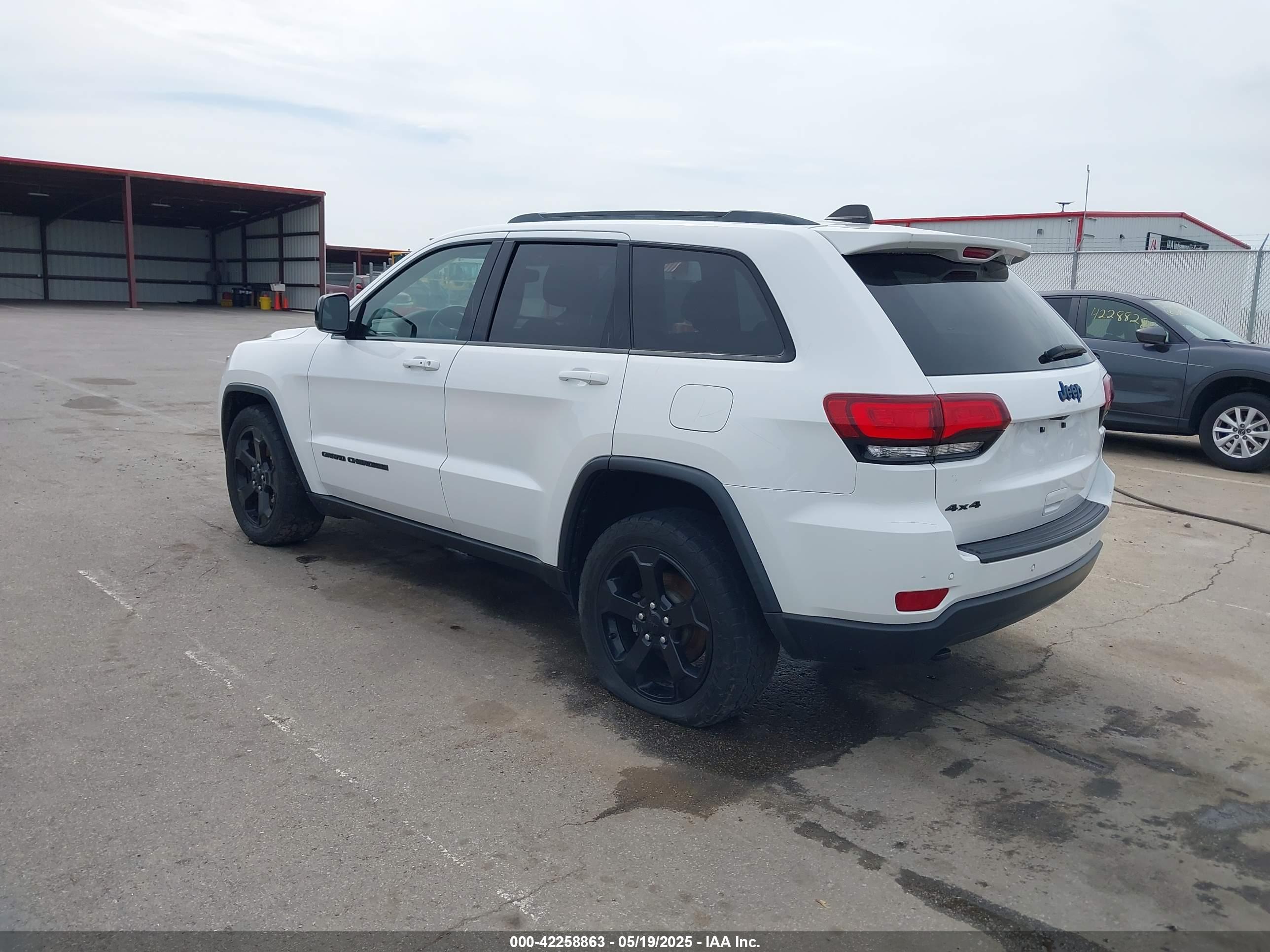 JEEP GRAND image 3