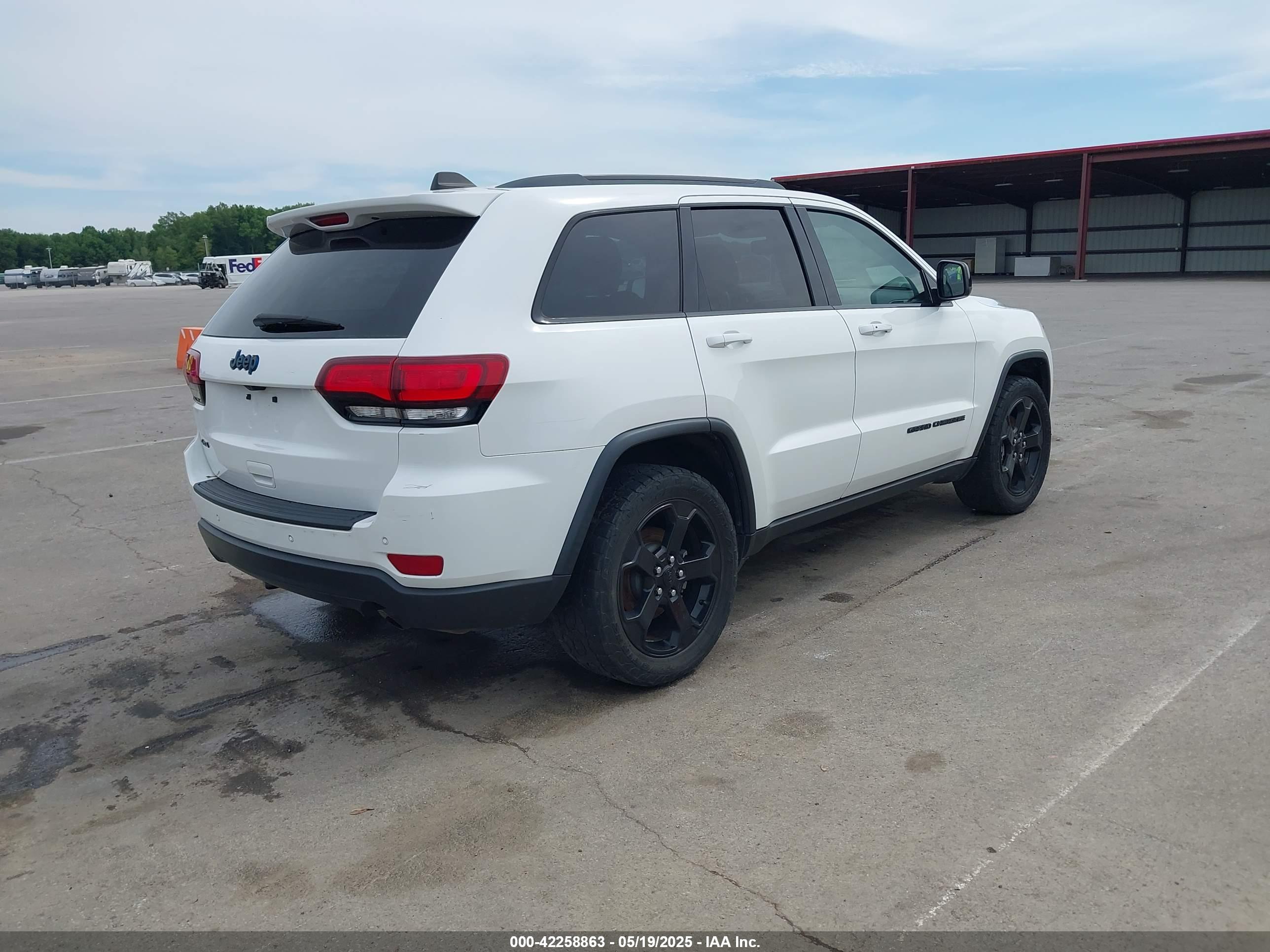 JEEP GRAND image 4