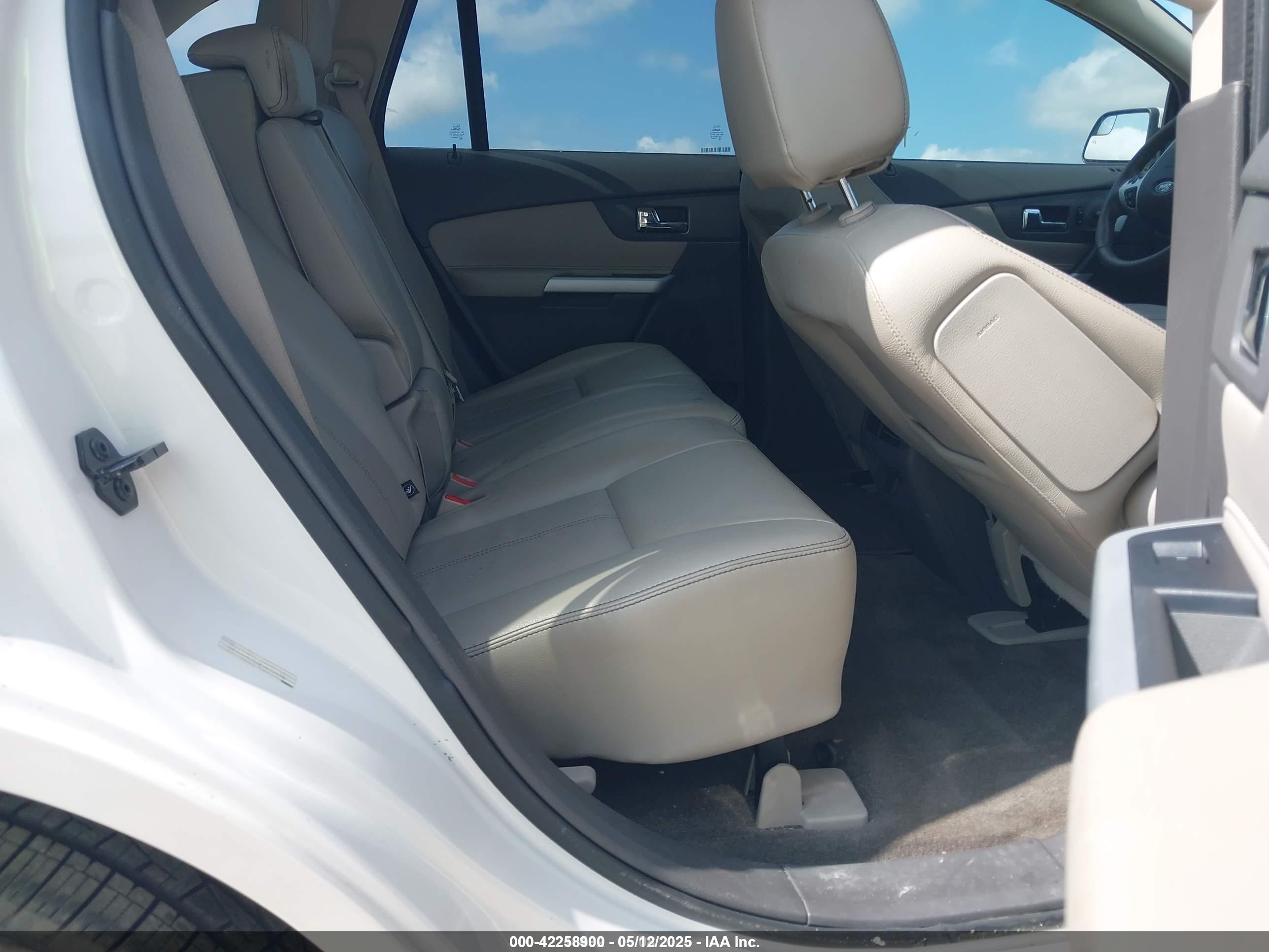 FORD EDGE image 8