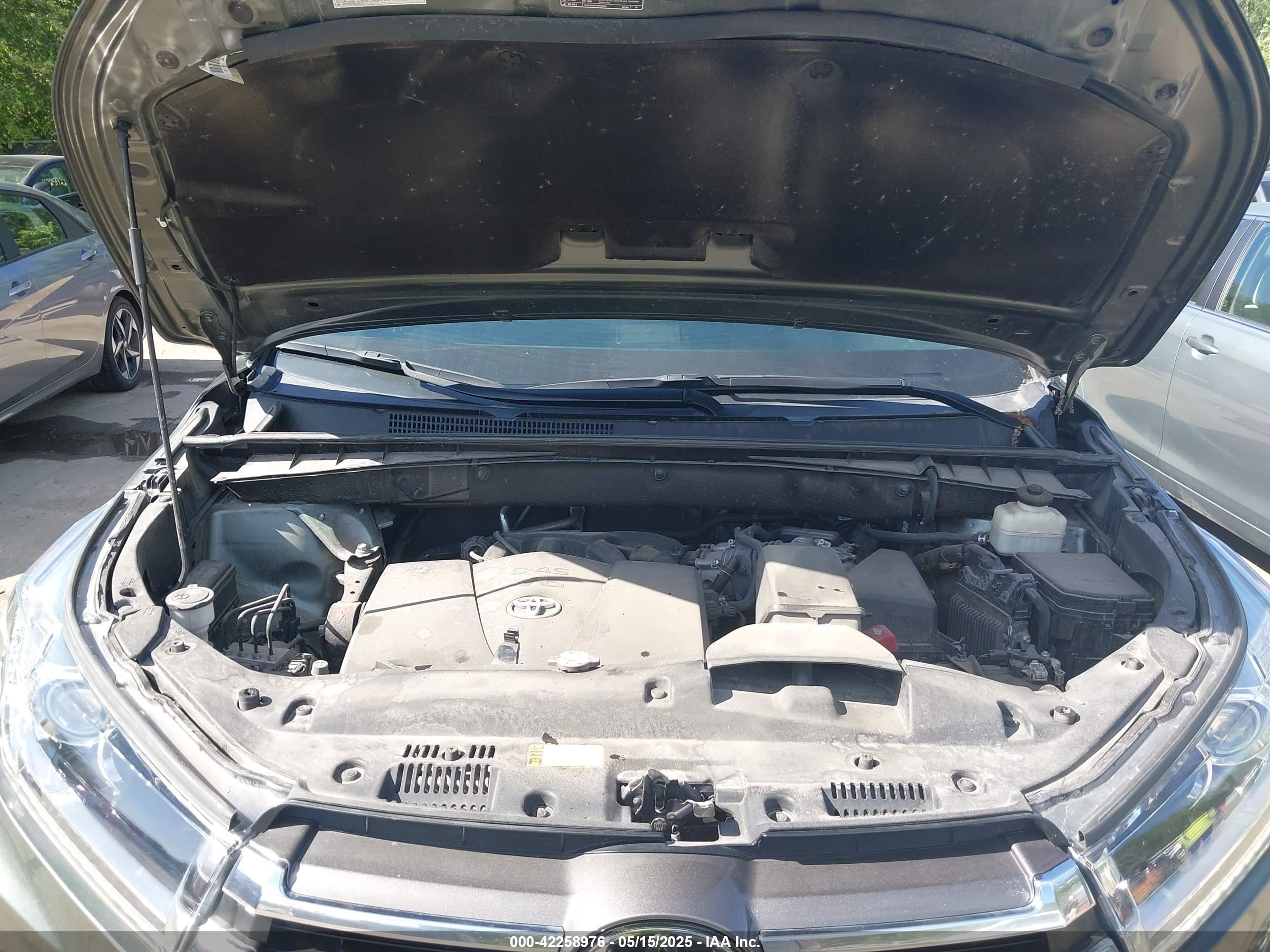 TOYOTA HIGHLANDER image 10