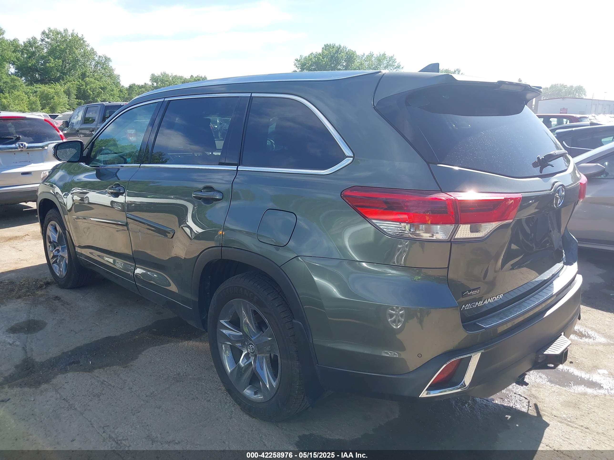 TOYOTA HIGHLANDER image 3