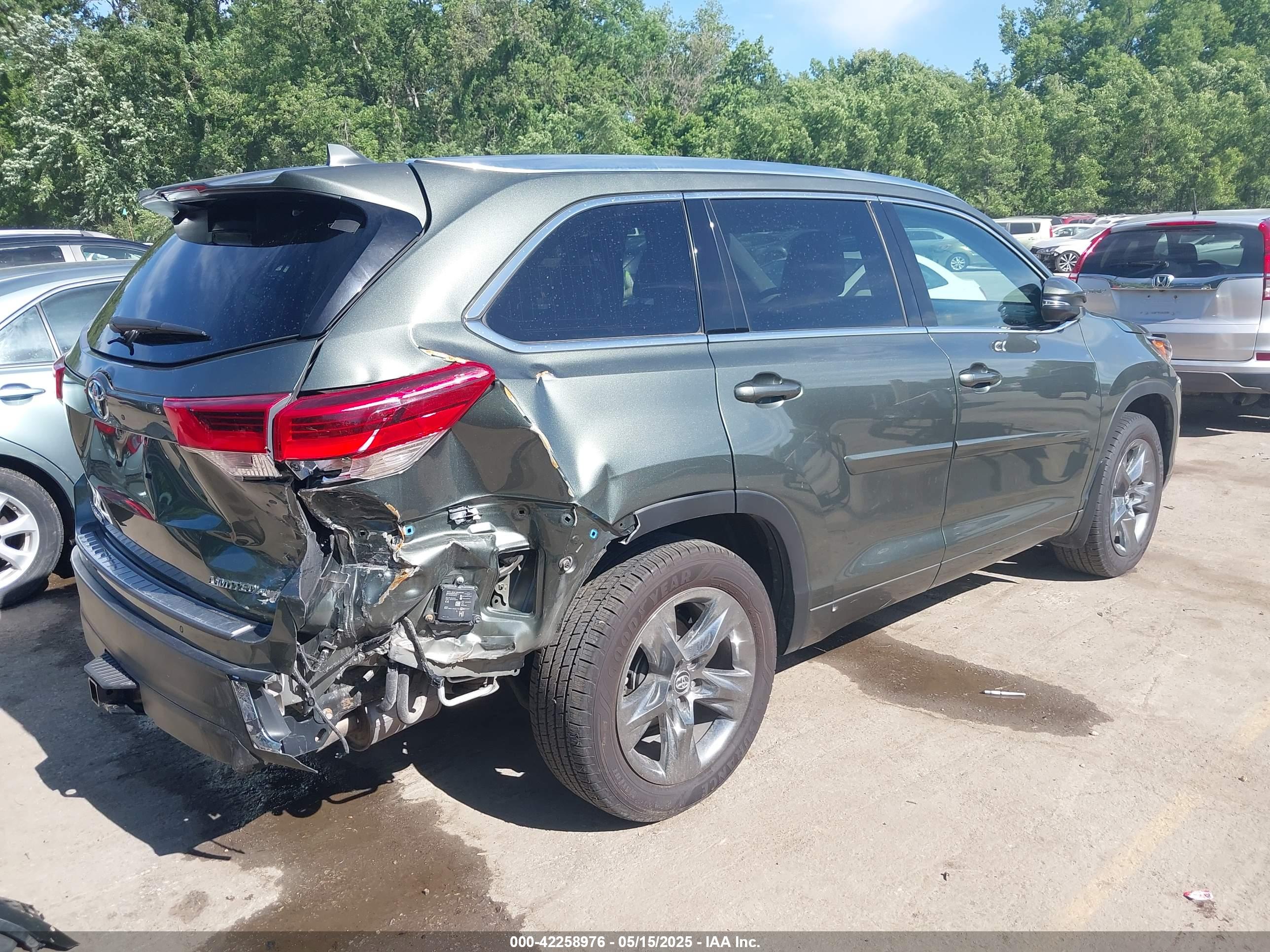 TOYOTA HIGHLANDER image 4