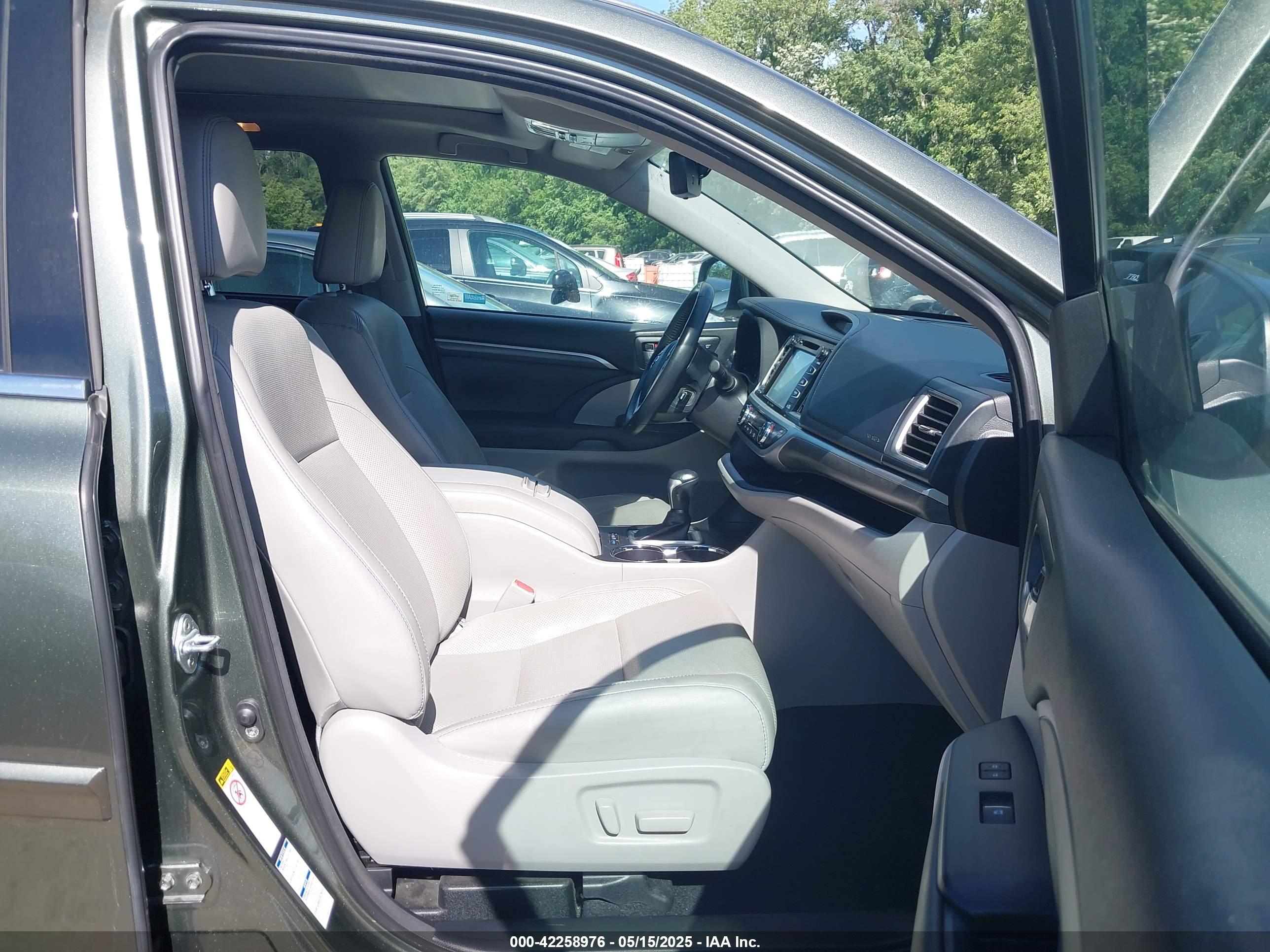 TOYOTA HIGHLANDER image 5