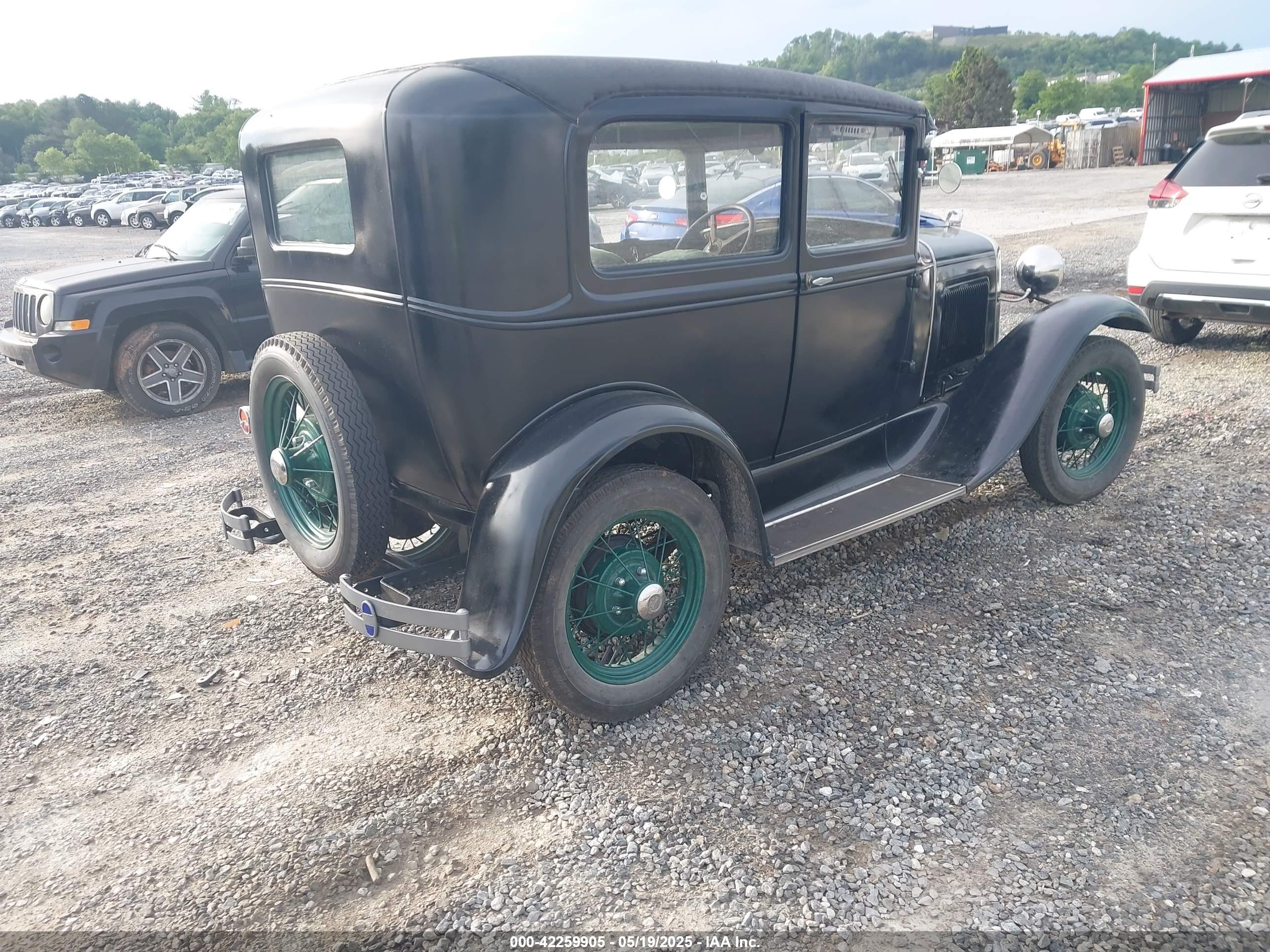 FORD MODEL image 4