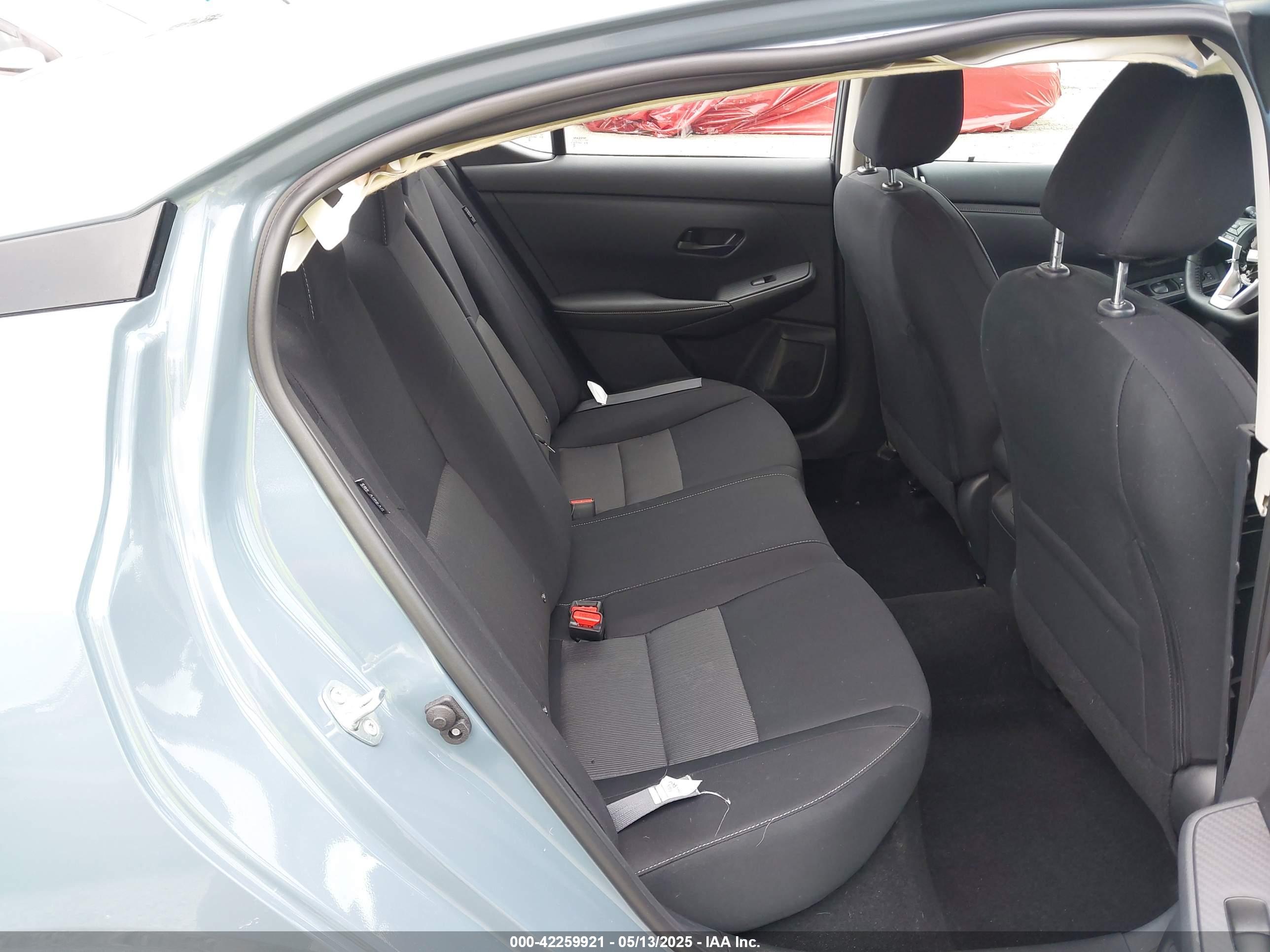 NISSAN SENTRA image 8