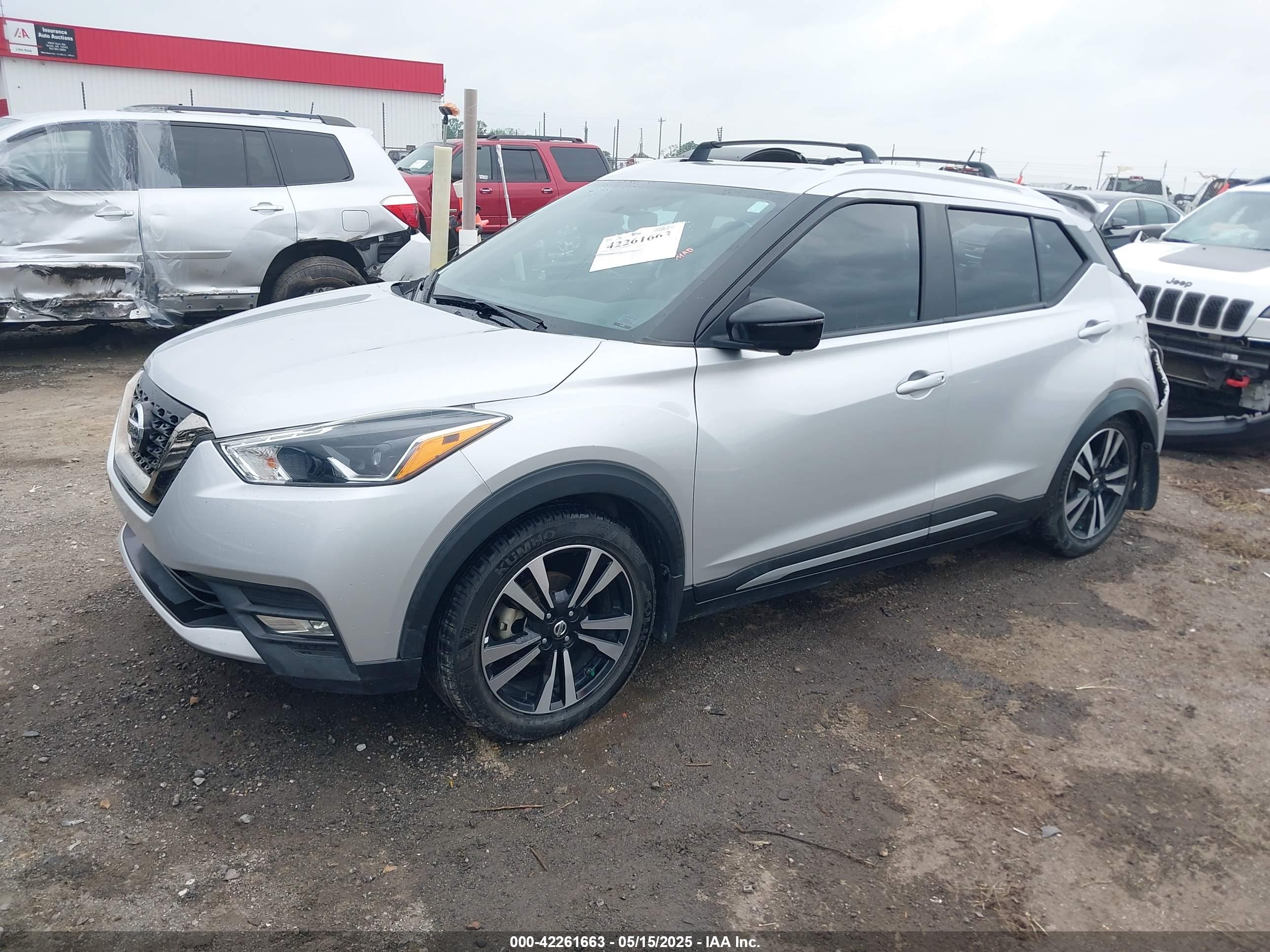 NISSAN KICKS image 2