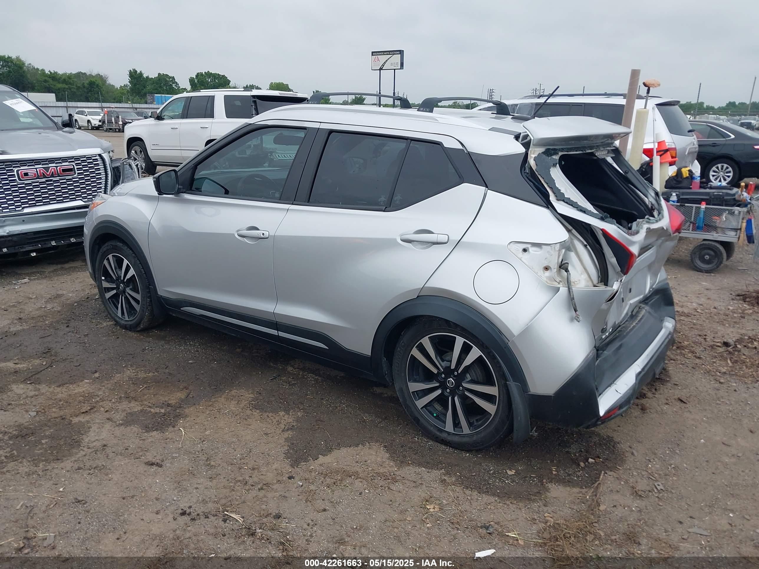 NISSAN KICKS image 3