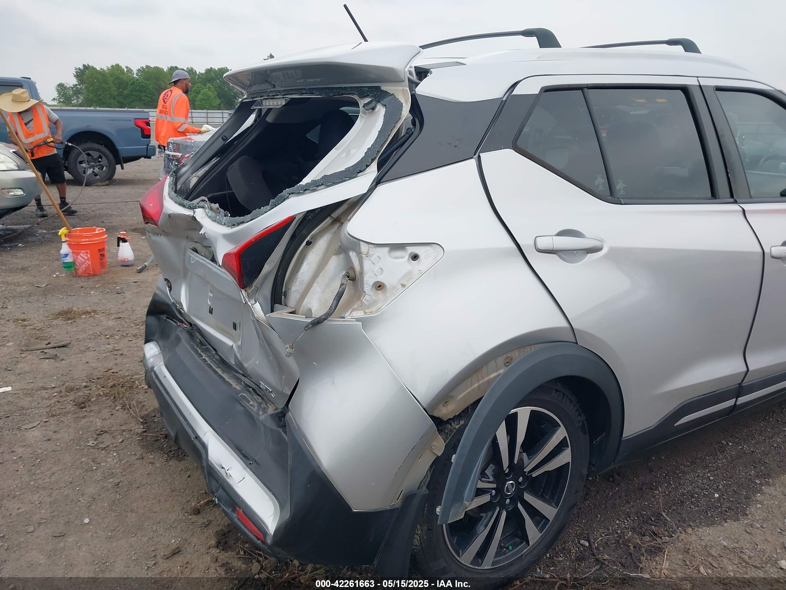 NISSAN KICKS image 6